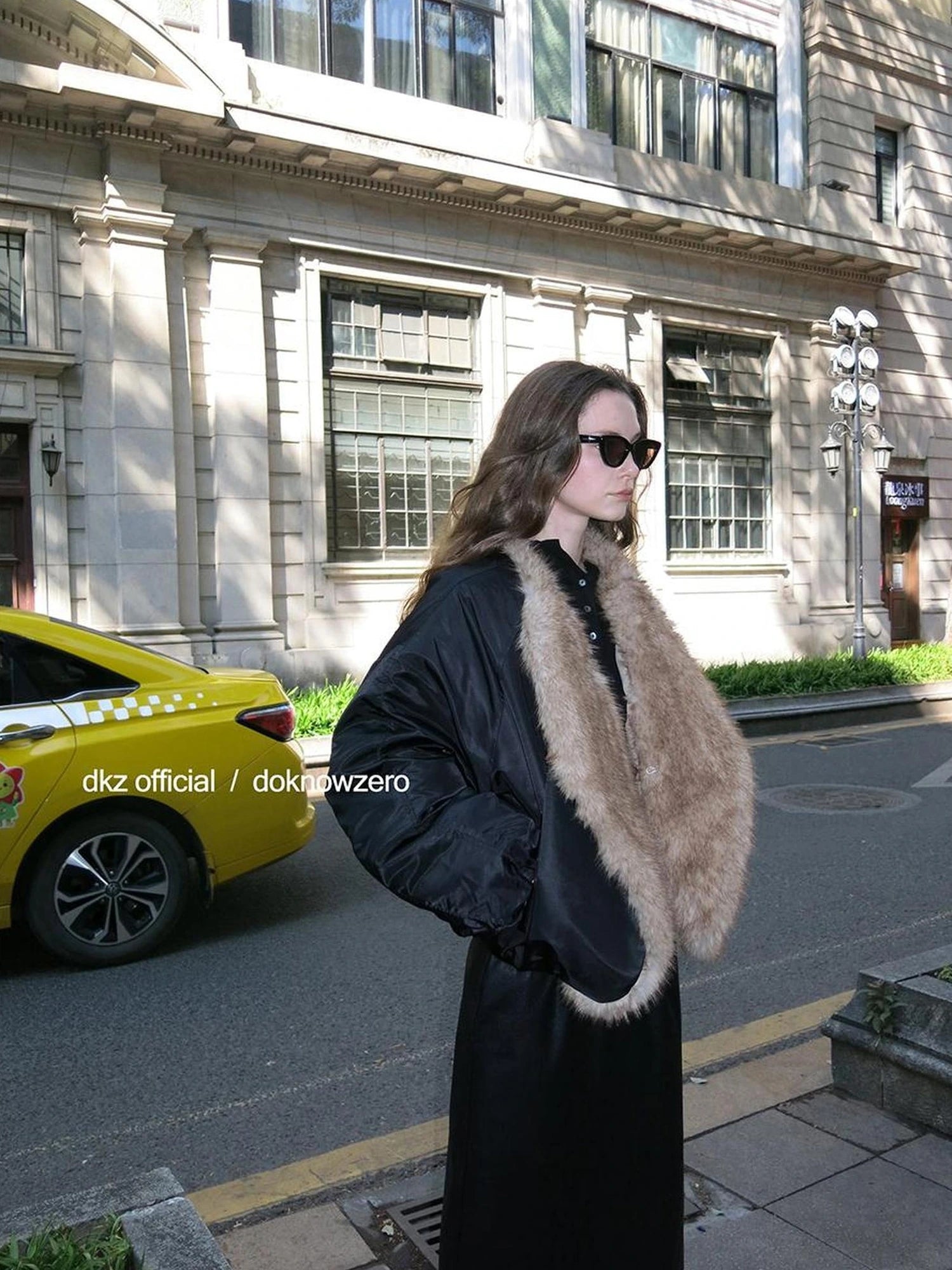 DKZ OFFICIAL Black Faux Fur Collar Quilted Cropped Jacket