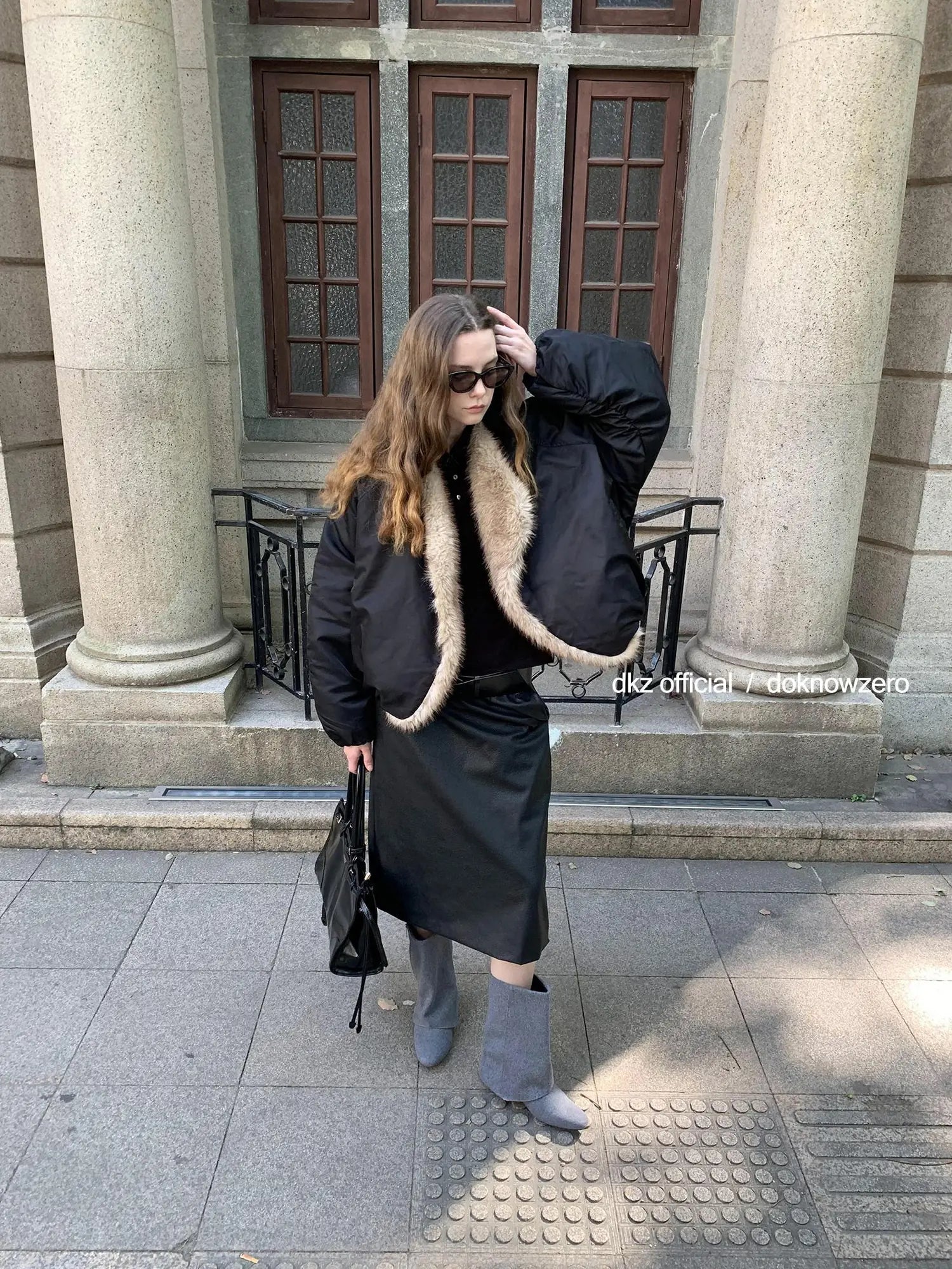 DKZ OFFICIAL Black Faux Fur Collar Quilted Cropped Jacket