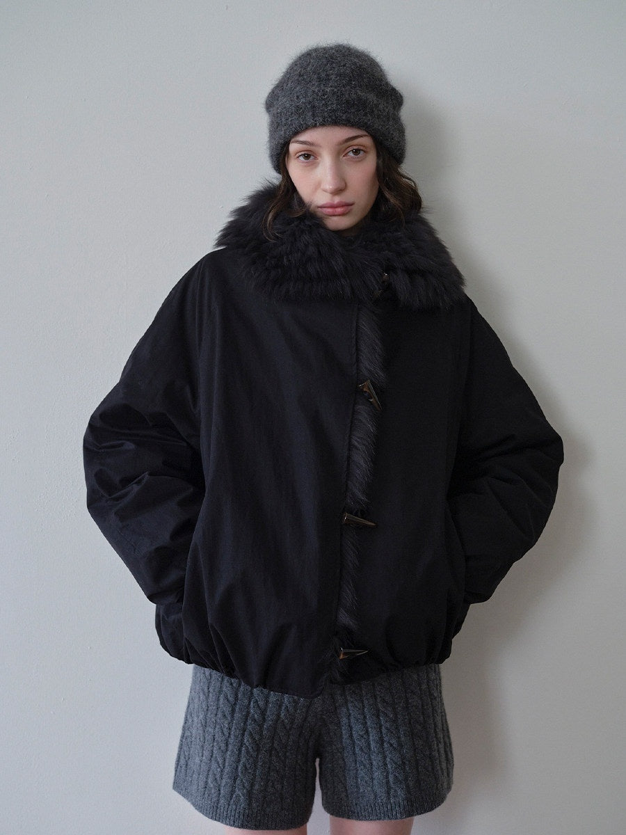 DKZ_OFFICIAL_Black_Fur_Trimmed_Collar_Loose_Fit_Women&