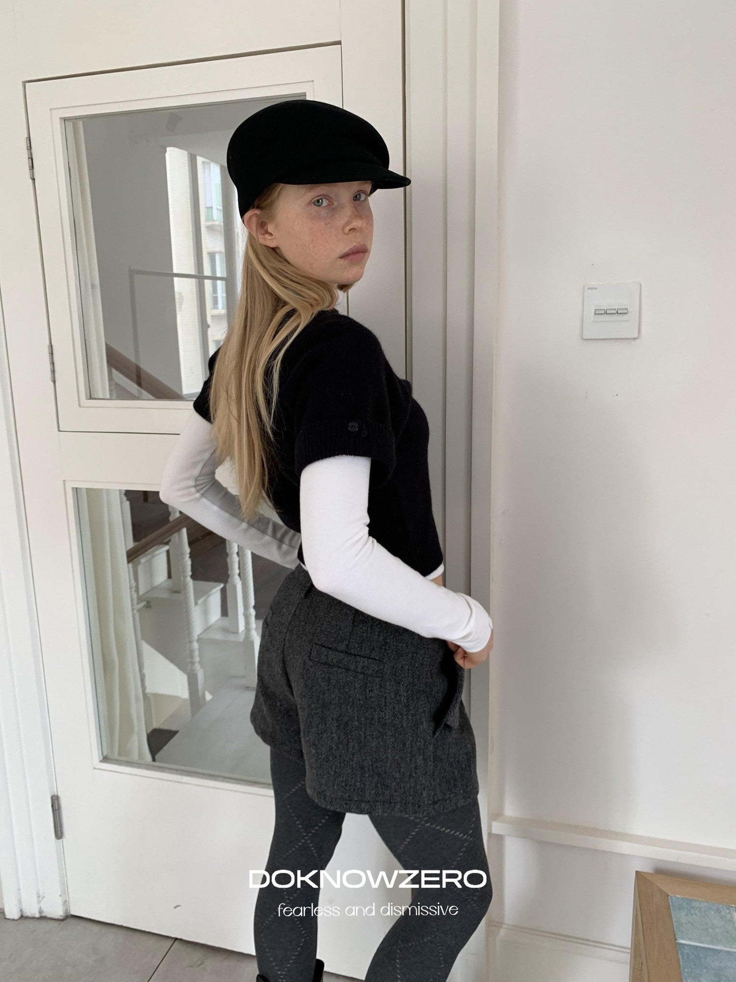 DKZ OFFICIAL Black Knit Cropped Slim Layering Women&