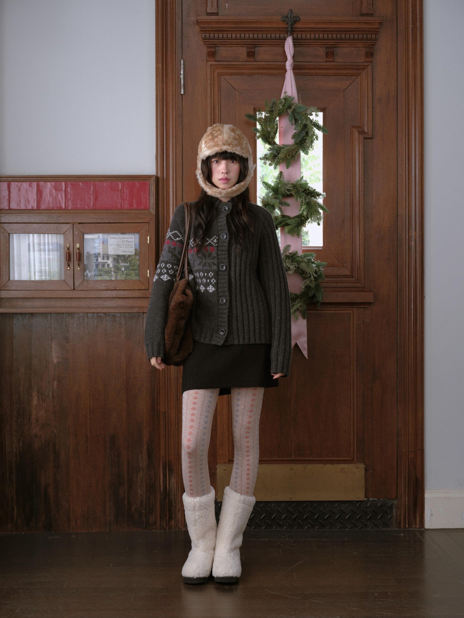 DKZ OFFICIAL Black Knitted Straight H Line Slim Hip Women&