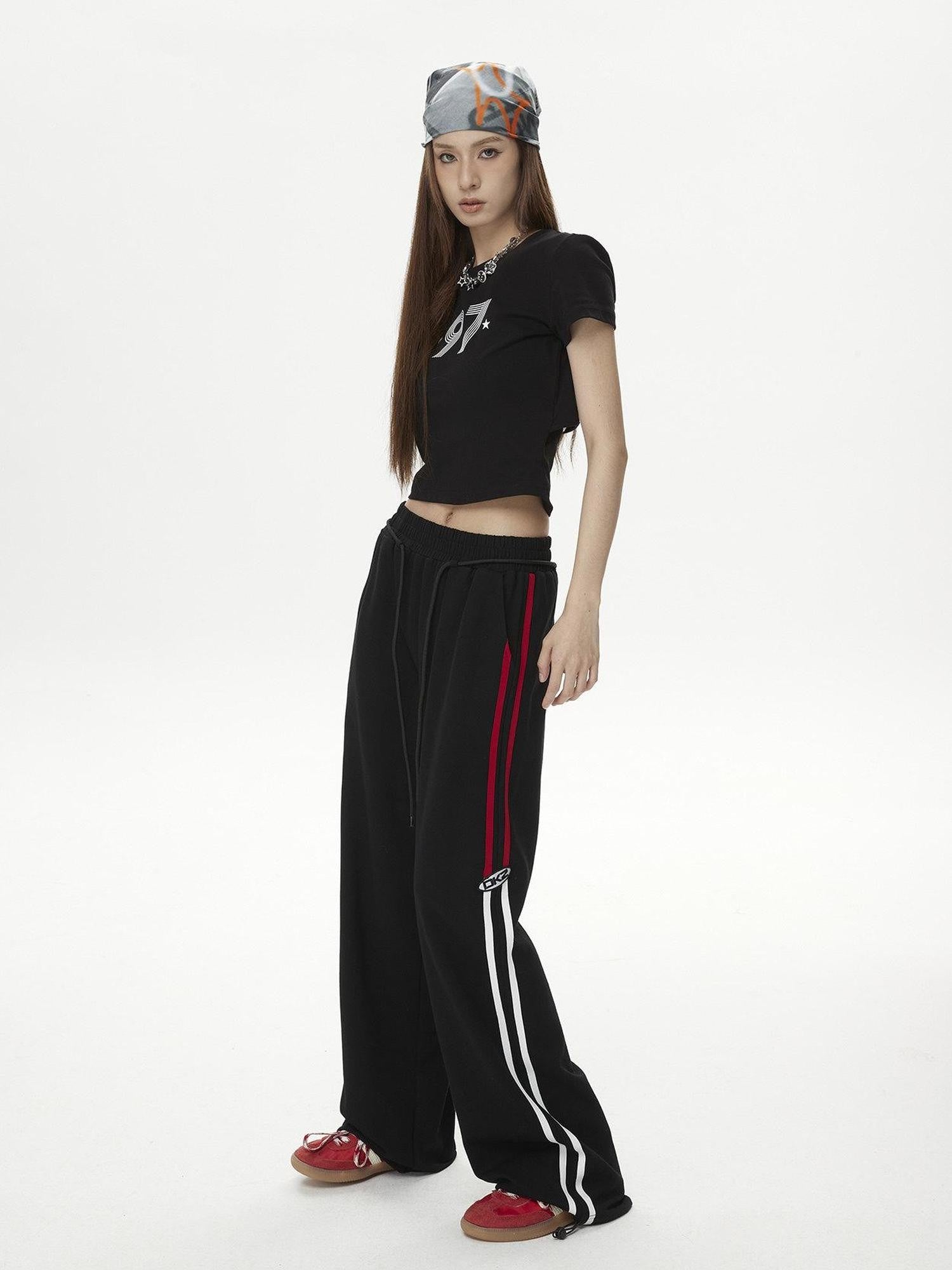 DKZ OFFICIAL Black Letter Print Cropped Women&