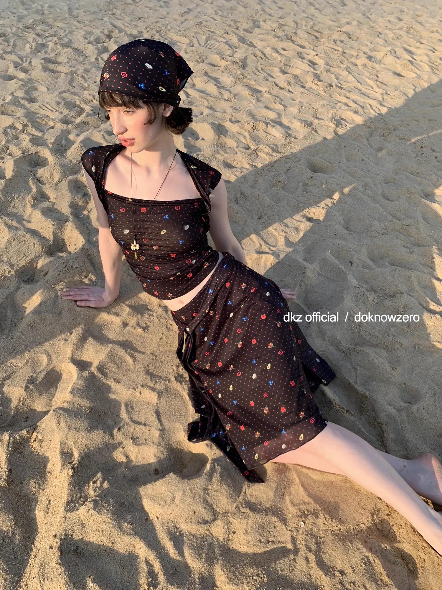 DKZ_OFFICIAL_Black_Square_Neck_Printed_T-shirt_And_Flared_Skirt_Set_MISSTT