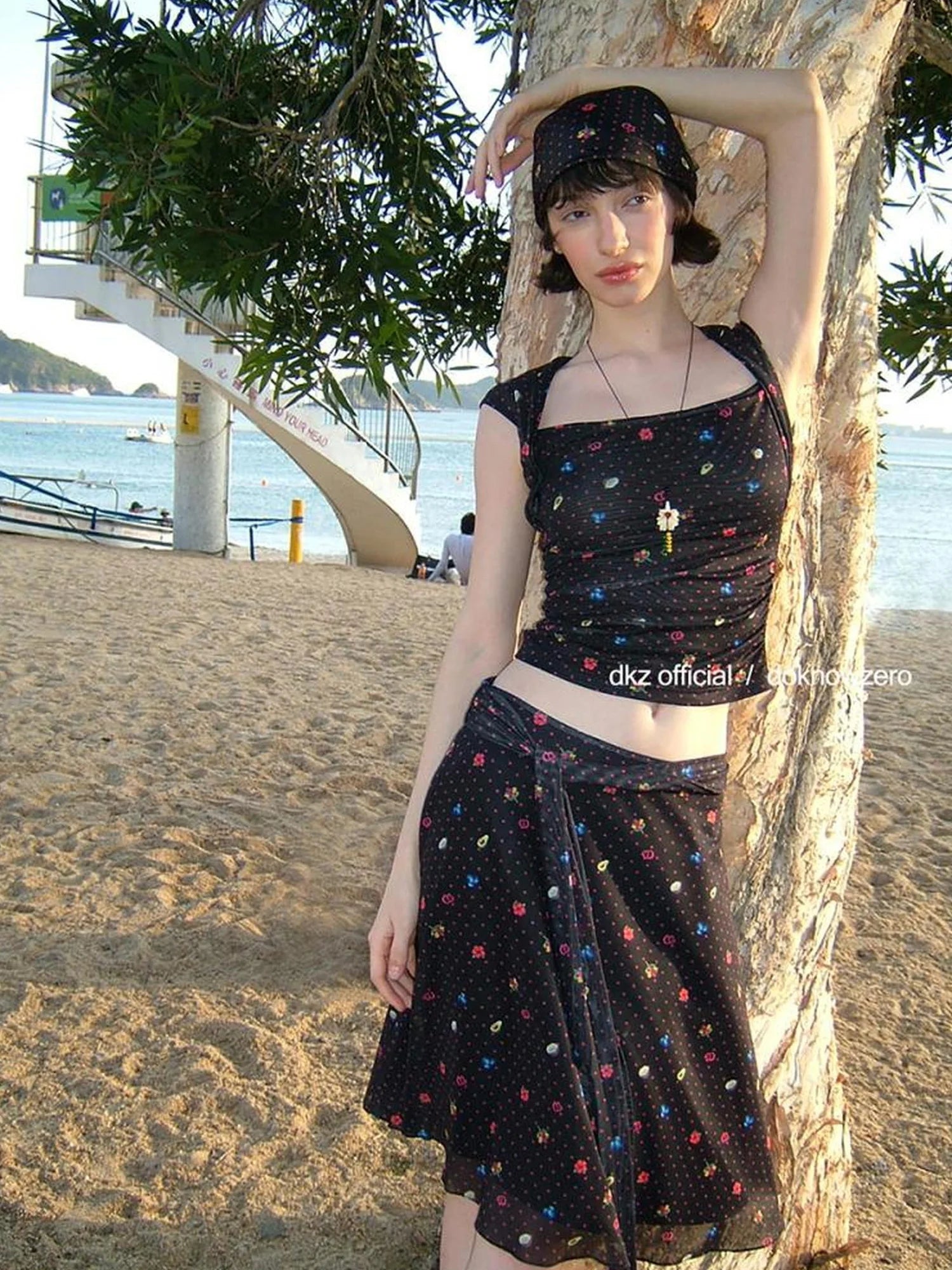 DKZ OFFICIAL Black Square Neck Printed T-shirt And Flared Skirt Set