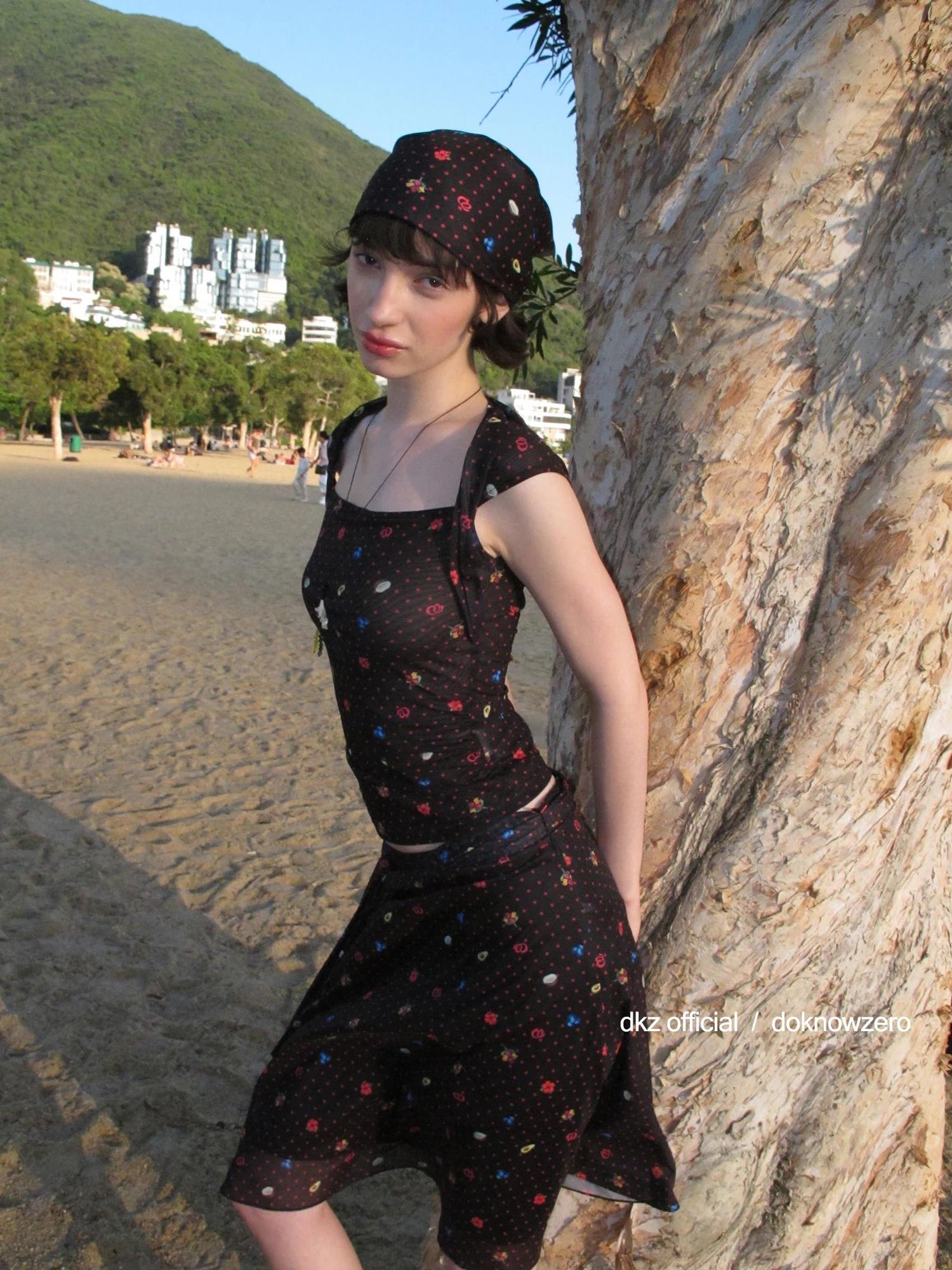 DKZ OFFICIAL Black Square Neck Printed T-shirt And Flared Skirt Set