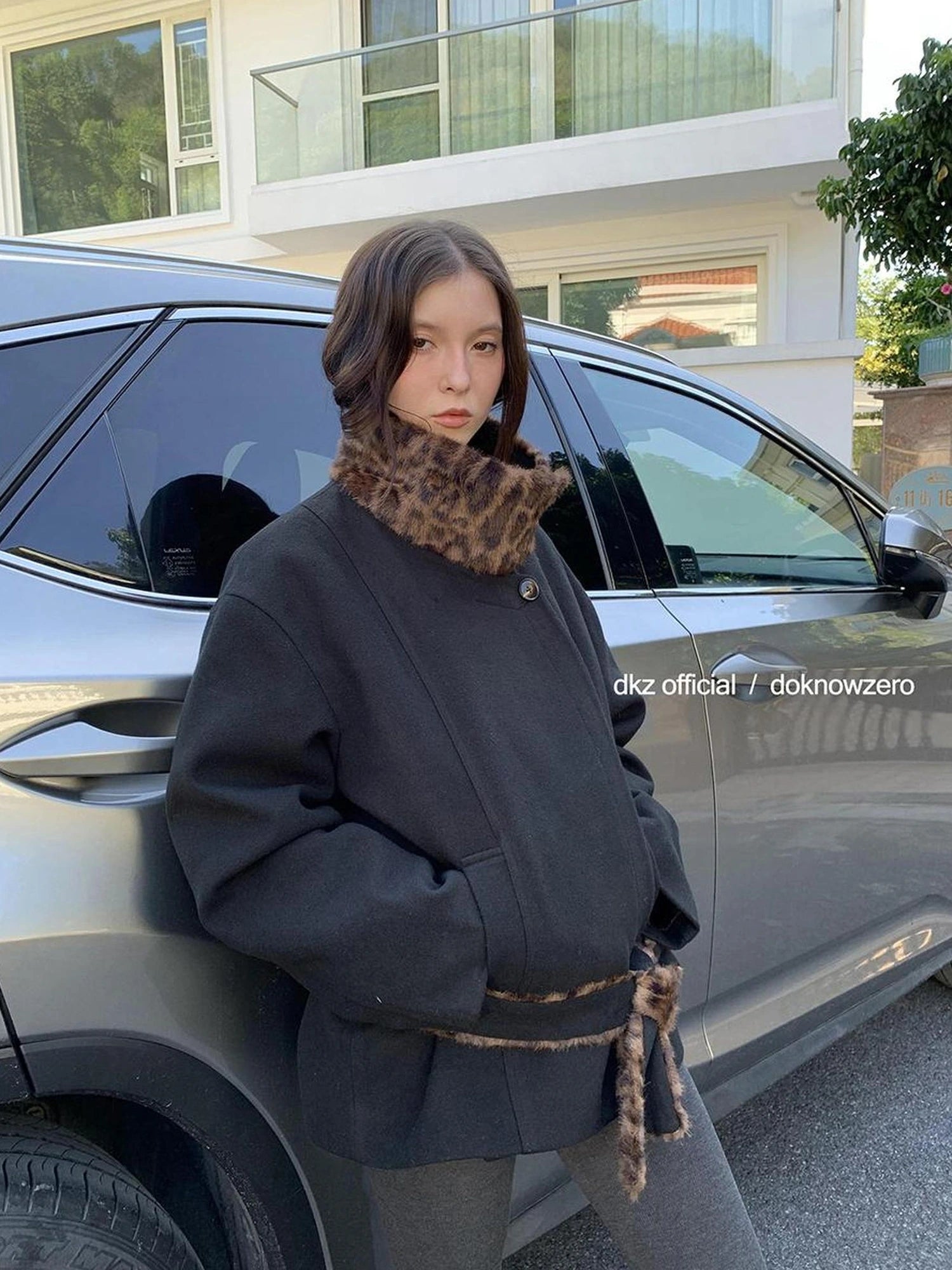 DKZ OFFICIAL Black Stand Collar Leopard Print Quilted Waist Cinching Coat