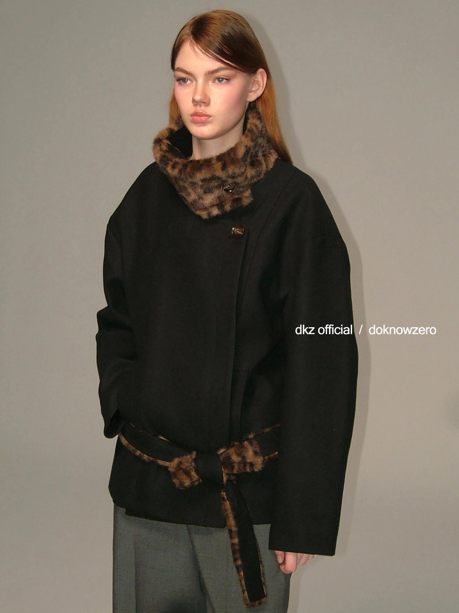 DKZ OFFICIAL Black Stand Collar Leopard Print Quilted Waist Cinching Coat