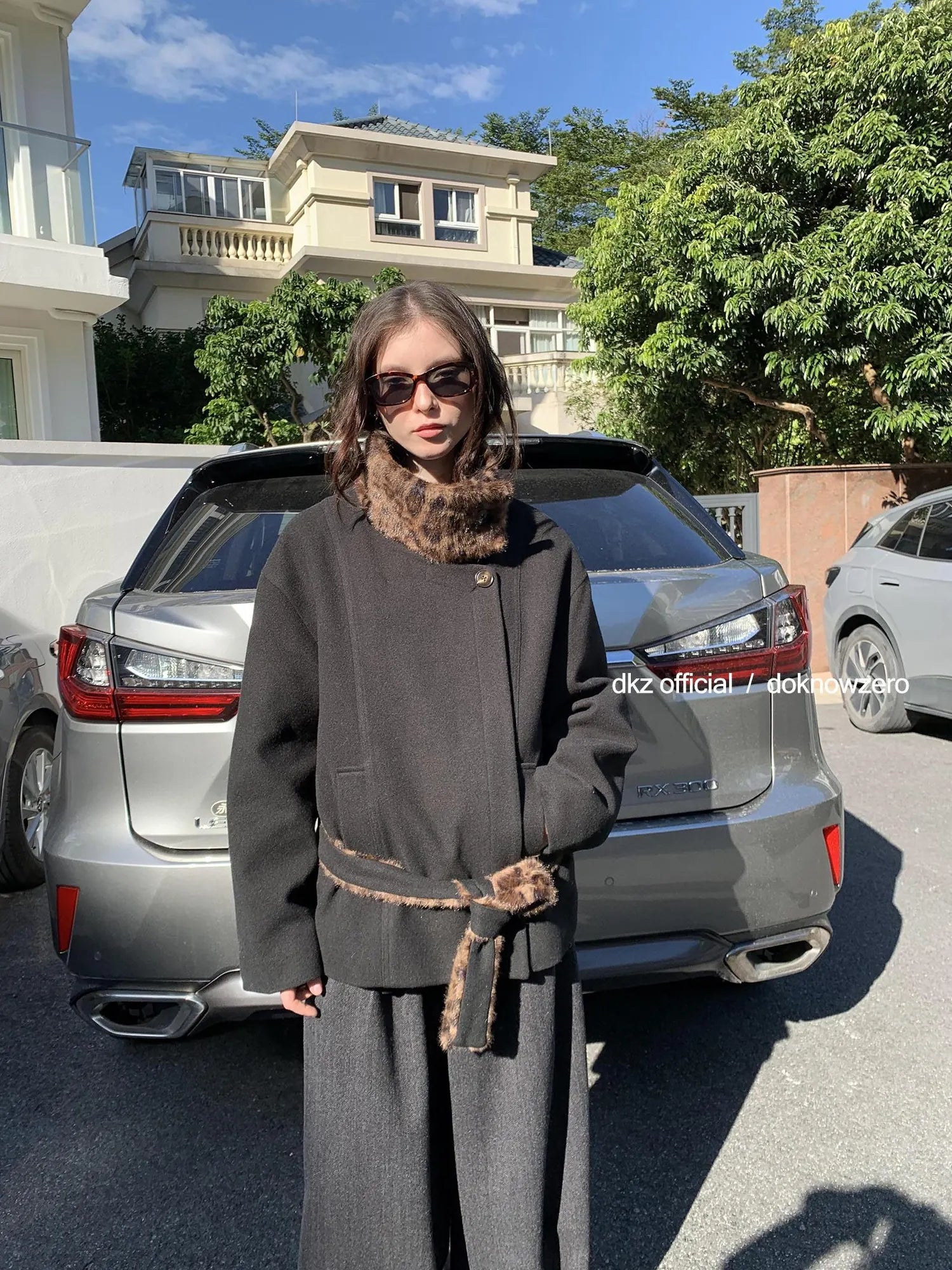 DKZ OFFICIAL Black Stand Collar Leopard Print Quilted Waist Cinching Coat