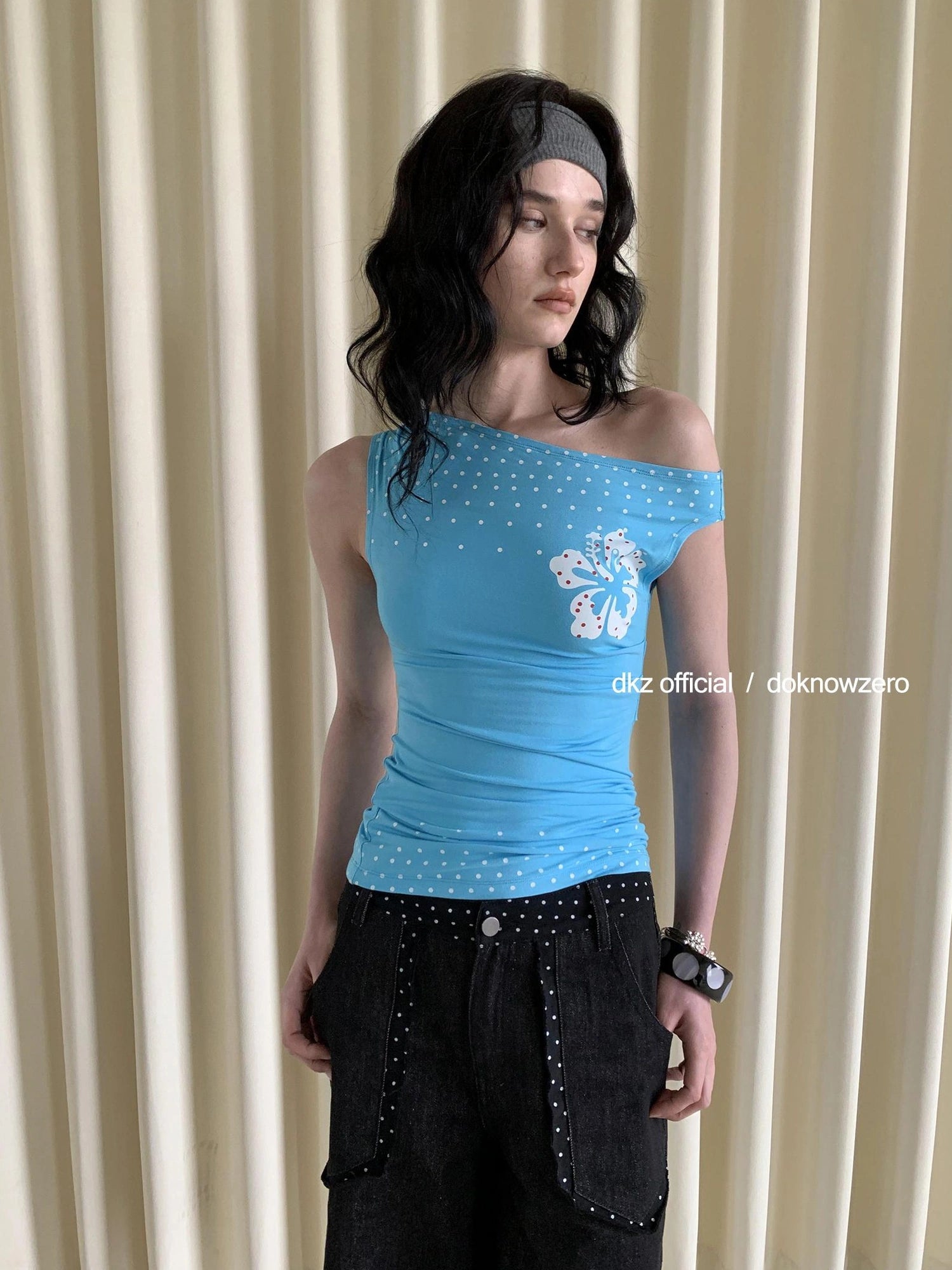 DKZ OFFICIAL Blue Floral Print Asymmetrical Sleeveless Top