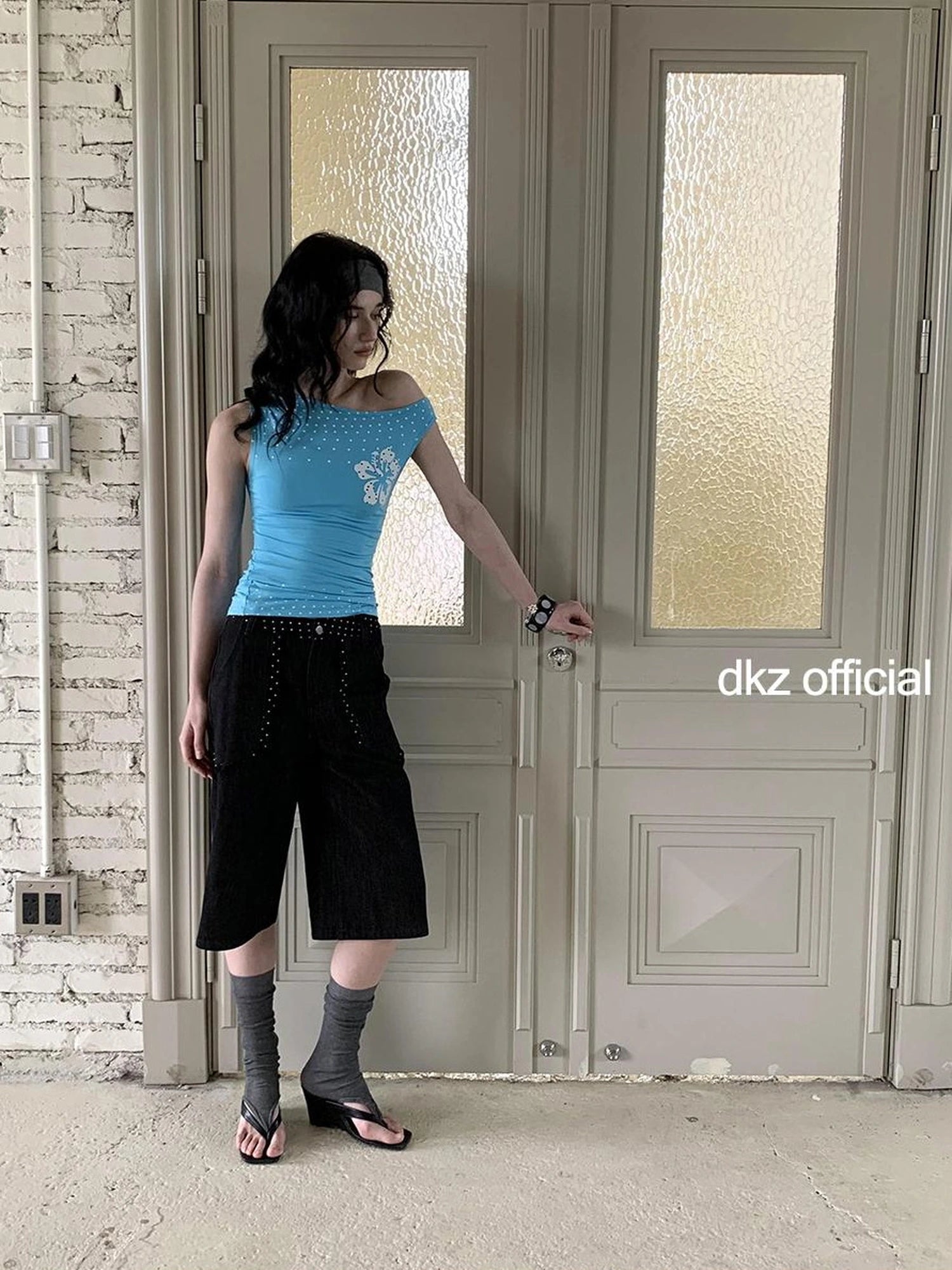 DKZ OFFICIAL Blue Floral Print Asymmetrical Sleeveless Top