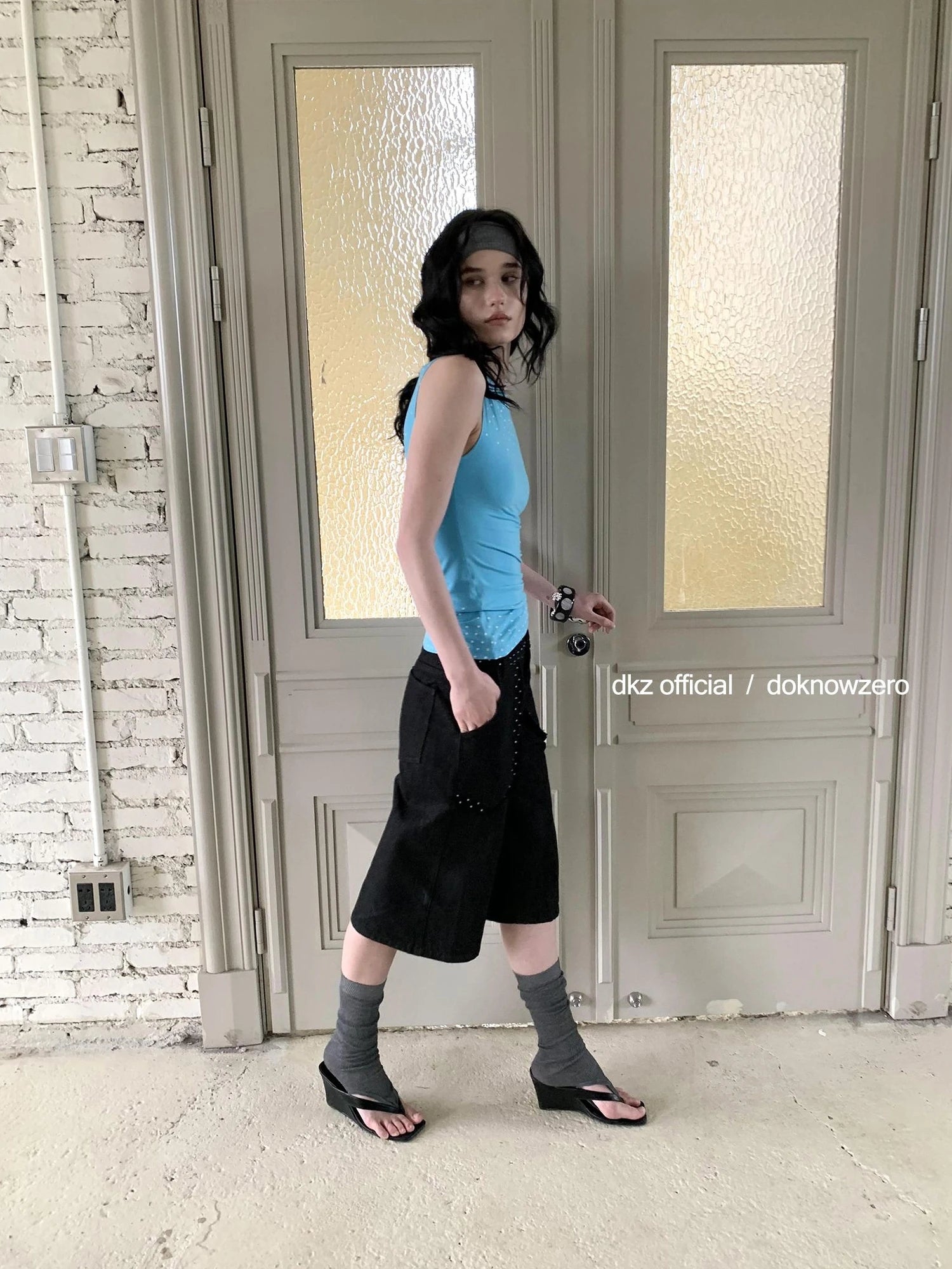 DKZ OFFICIAL Blue Floral Print Asymmetrical Sleeveless Top