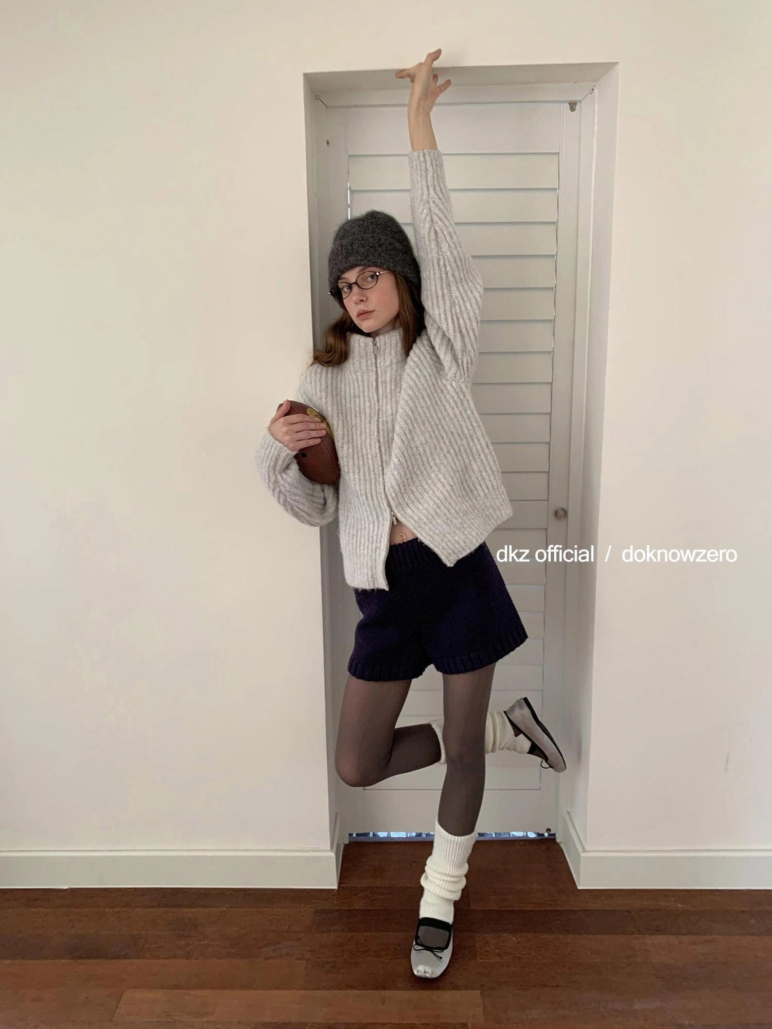 DKZ OFFICIAL Blue Knit Shorts For Women Autumn Winter Retro Slim Fit