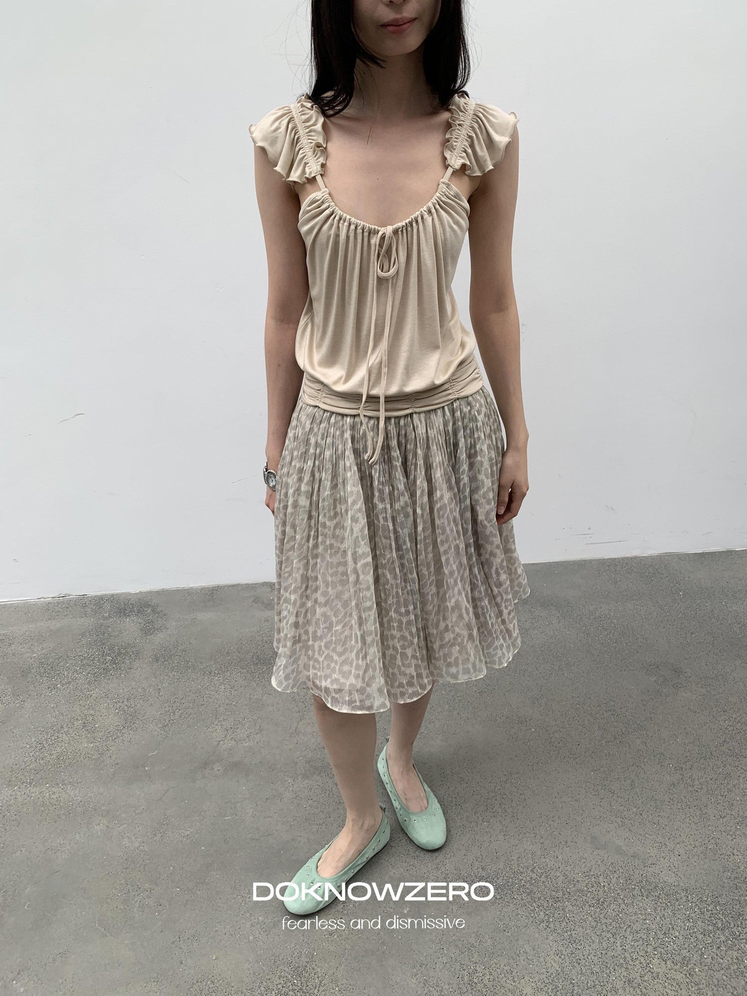 DKZ OFFICIAL Camel Ruffle Pleated Cropped Strappy Straight Women&