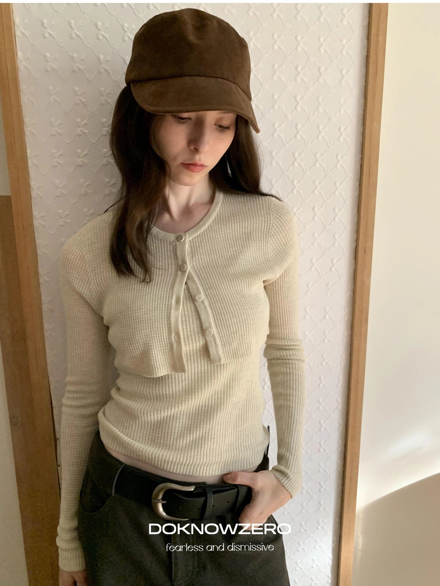 DKZ OFFICIAL Cropped Knit Cardigan Camisole Set Apricot
