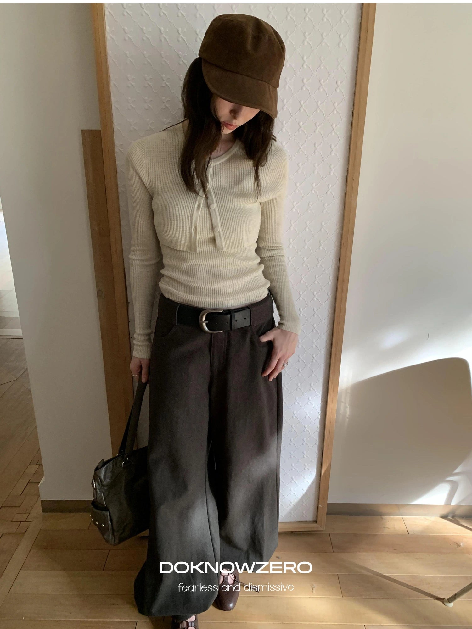 DKZ OFFICIAL Cropped Knit Cardigan Camisole Set Apricot