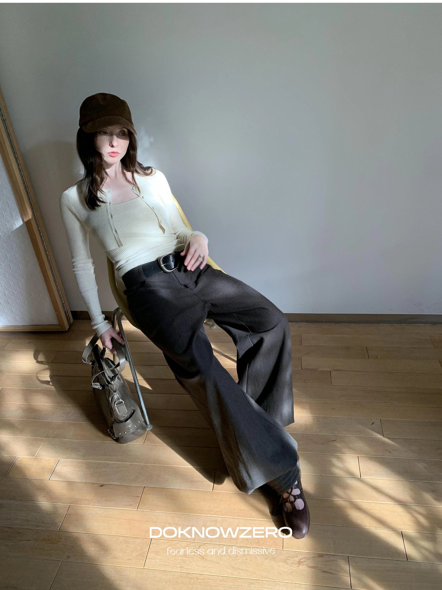 DKZ OFFICIAL Cropped Knit Cardigan Camisole Set Apricot