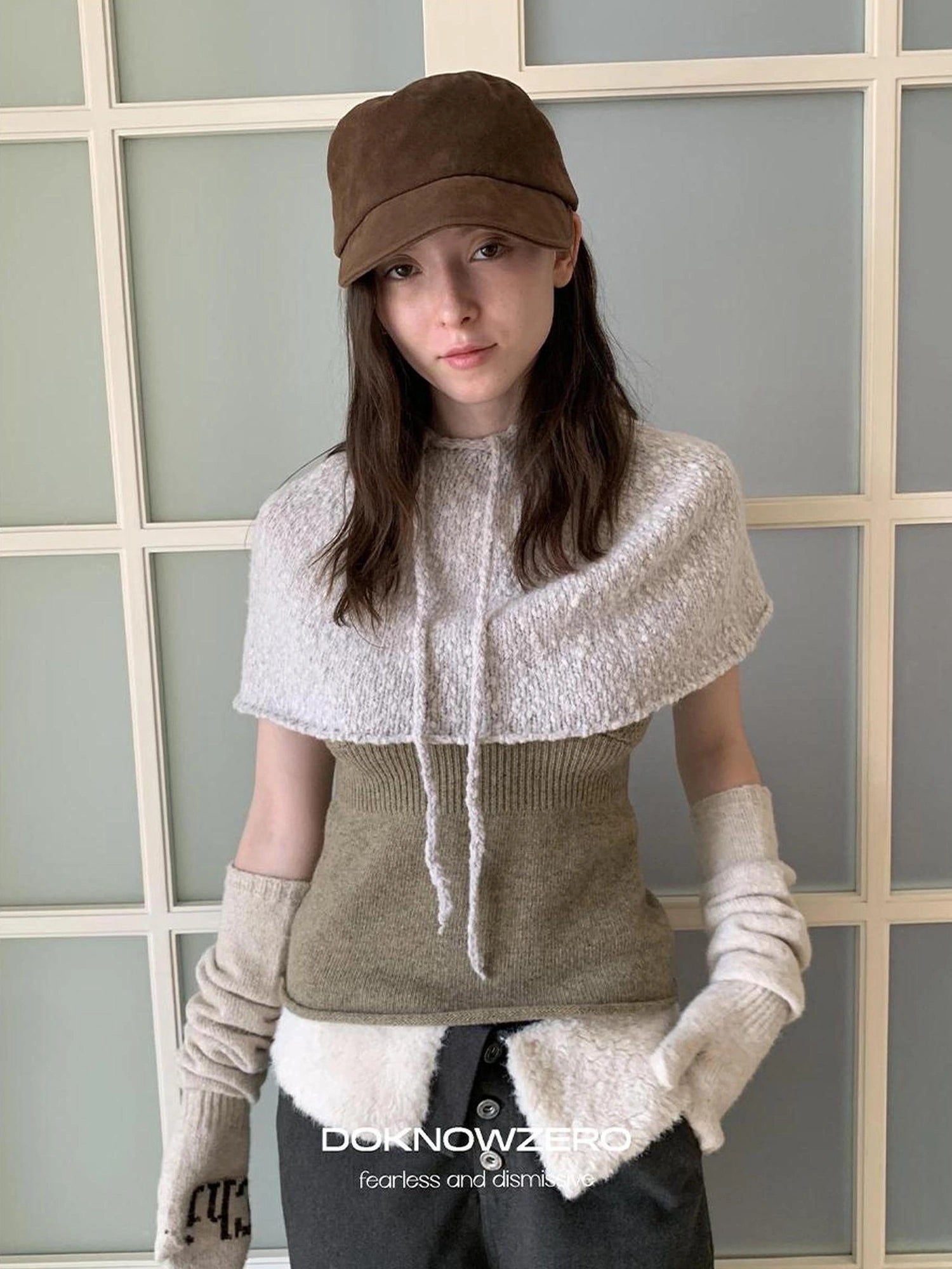 DKZ OFFICIAL Cropped Knit Hooded Layering Vest