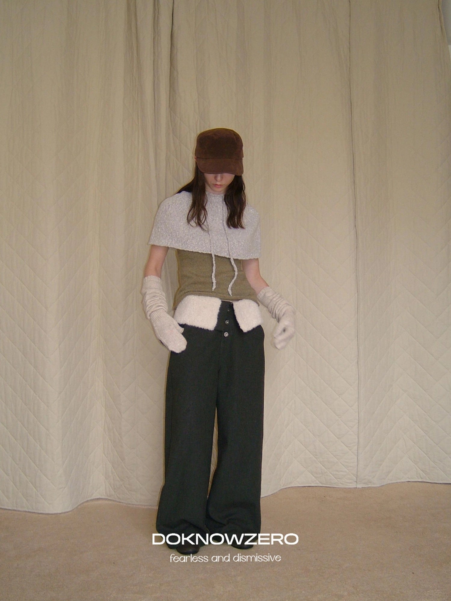 DKZ OFFICIAL Cropped Knit Hooded Layering Vest