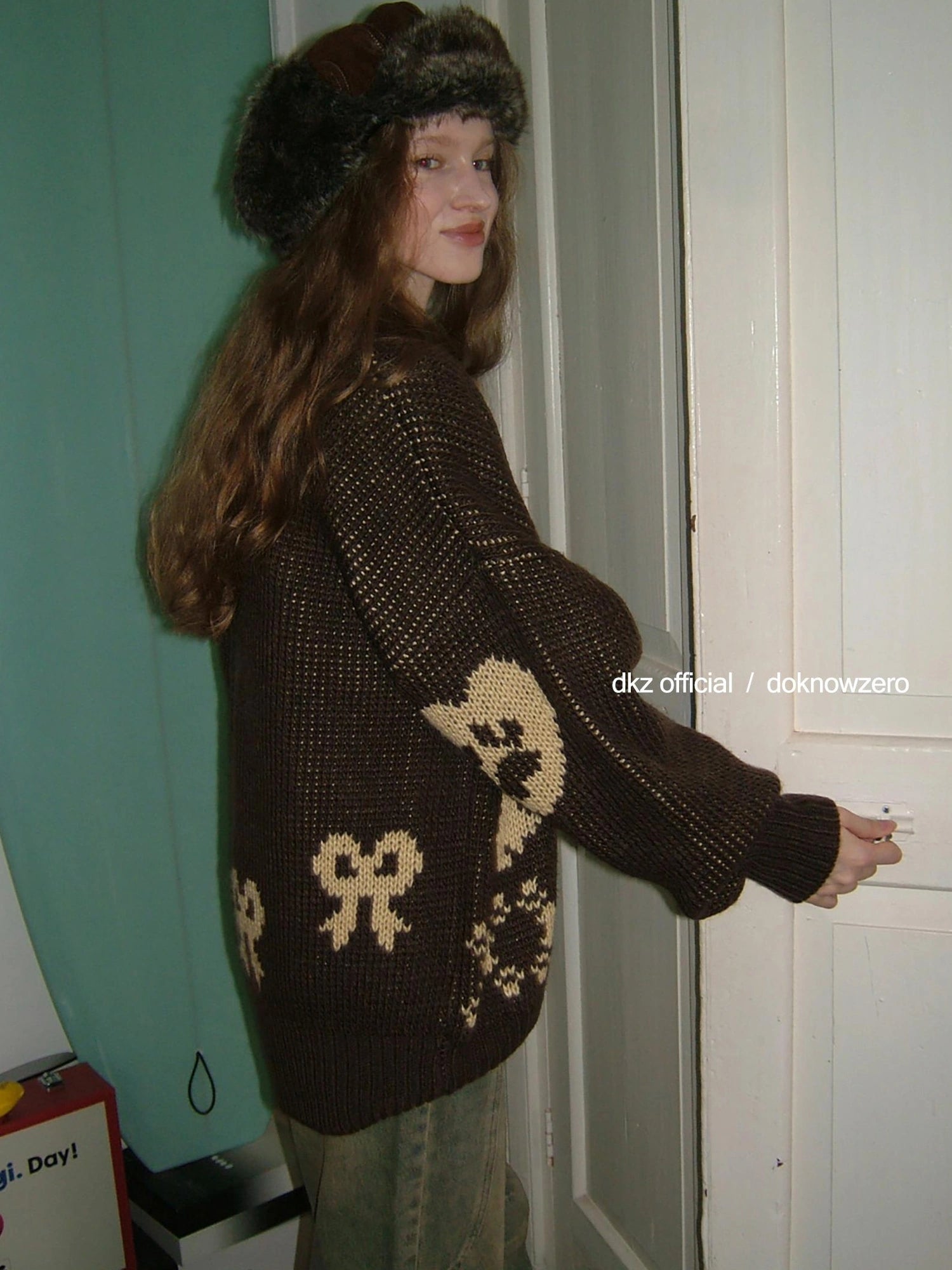 DKZ OFFICIAL Dachshund Embroidered Knit Sweater Loose Fit Retro Autumn