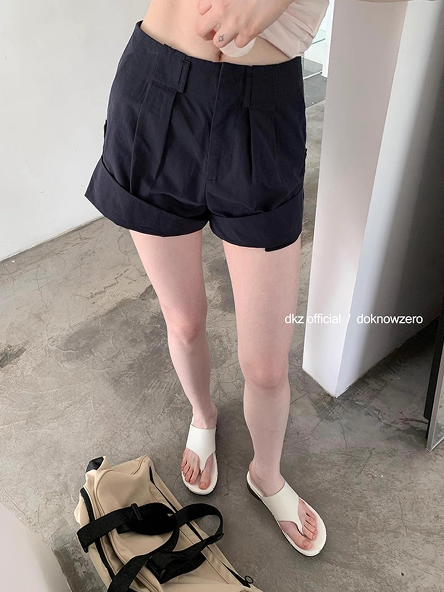 DKZ_OFFICIAL_Deep_Blue_Cuffed_Casual_Shorts_MISSTT