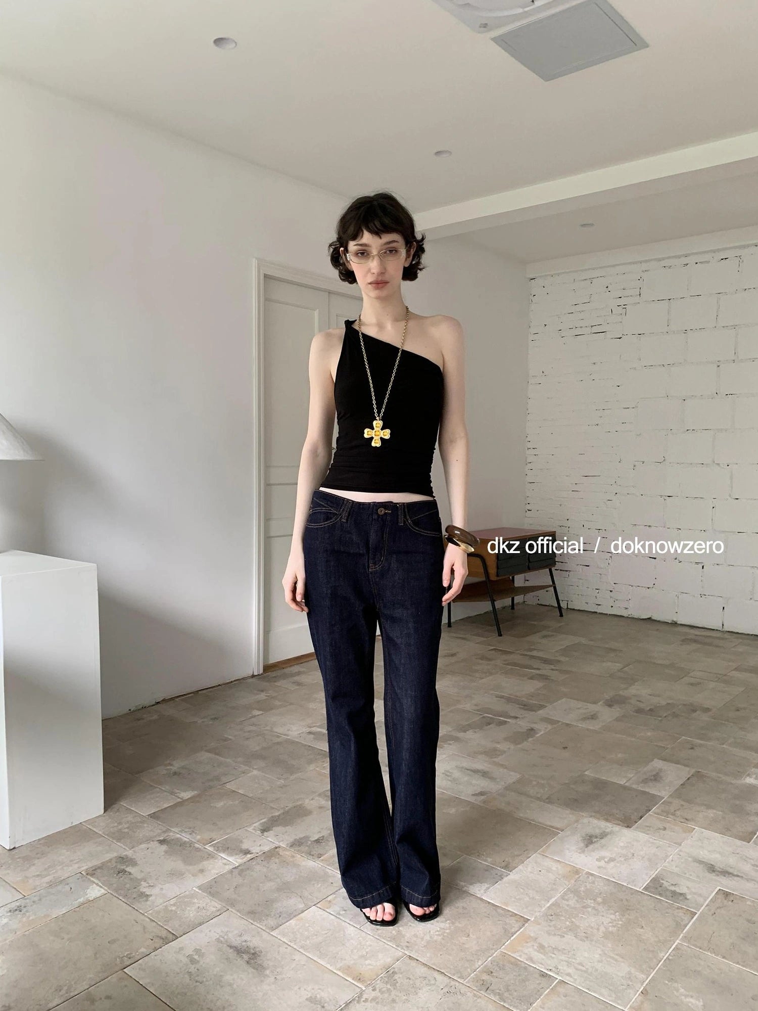 DKZ OFFICIAL Deep Blue Slim Flare Jeans