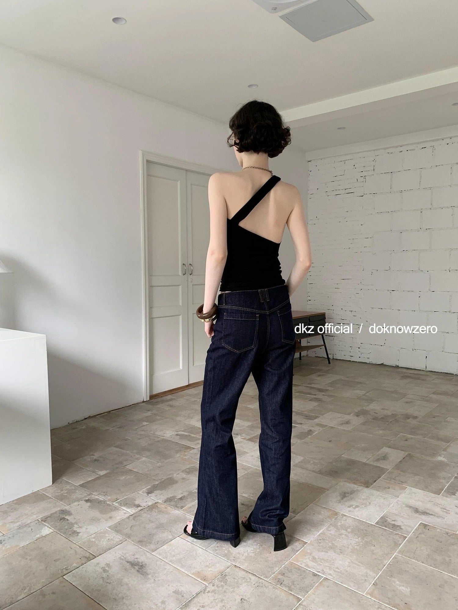 DKZ OFFICIAL Deep Blue Slim Flare Jeans