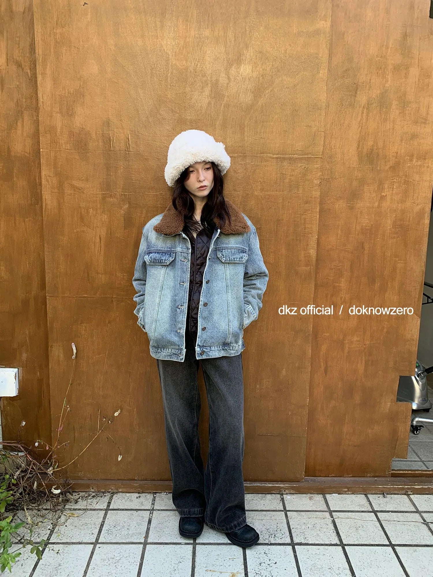 DKZ OFFICIAL Detachable Faux Fur Collar Denim Jacket With Quilted Lining