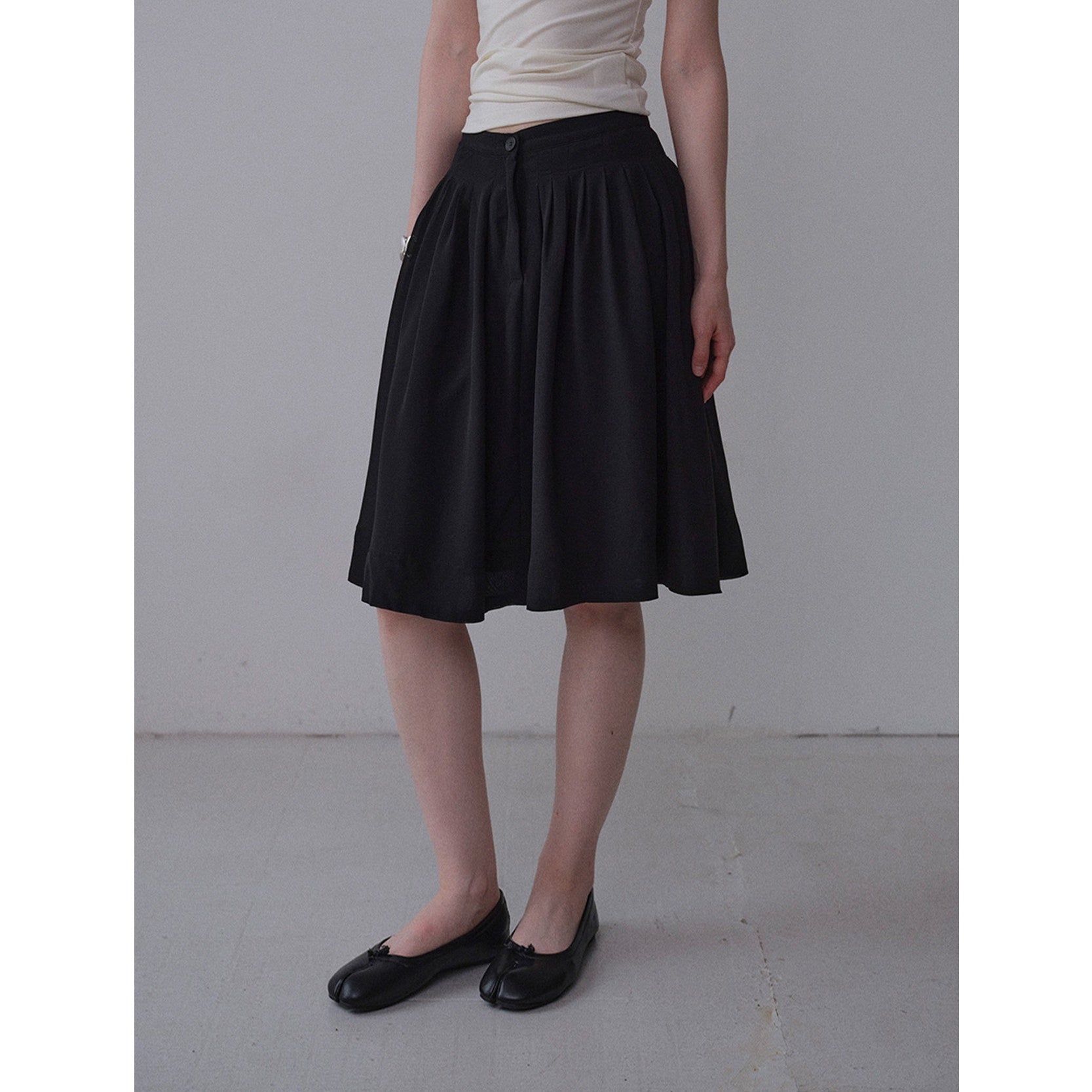 DKZ_OFFICIAL_Drapey_Chiffon_Pressed_Pleats_Midi_Women&