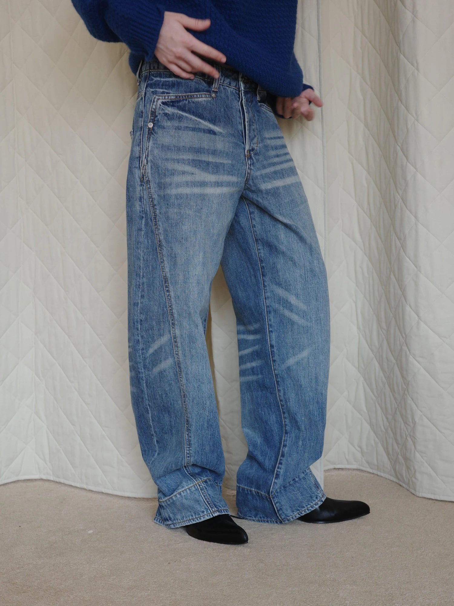DKZ OFFICIAL Flipped Pocket Washed Denim Jeans