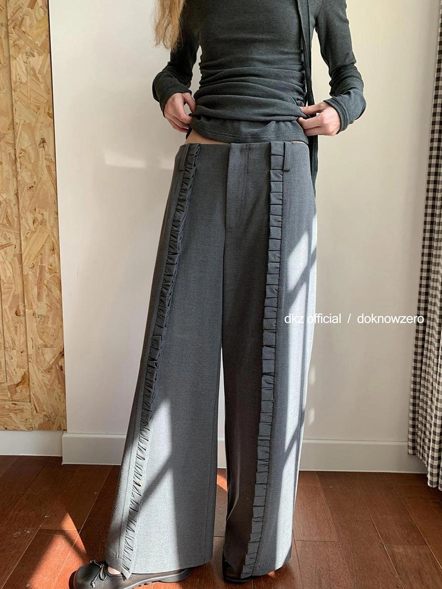 DKZ OFFICIAL Gray Flared Trousers With Lace Trim And Contrast Panels