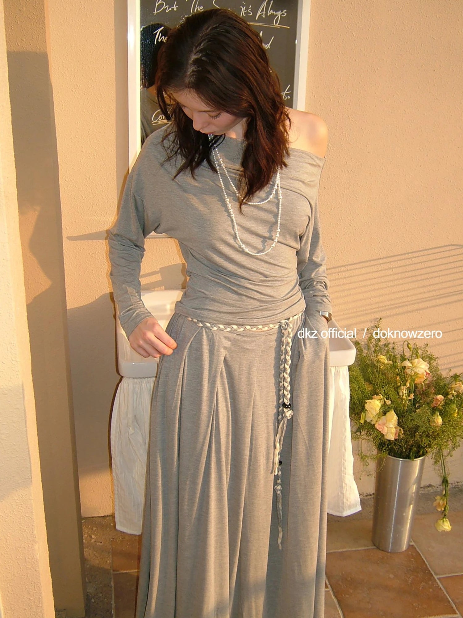 DKZ OFFICIAL Gray One Shoulder Knit Sweater And Midi Dress Set