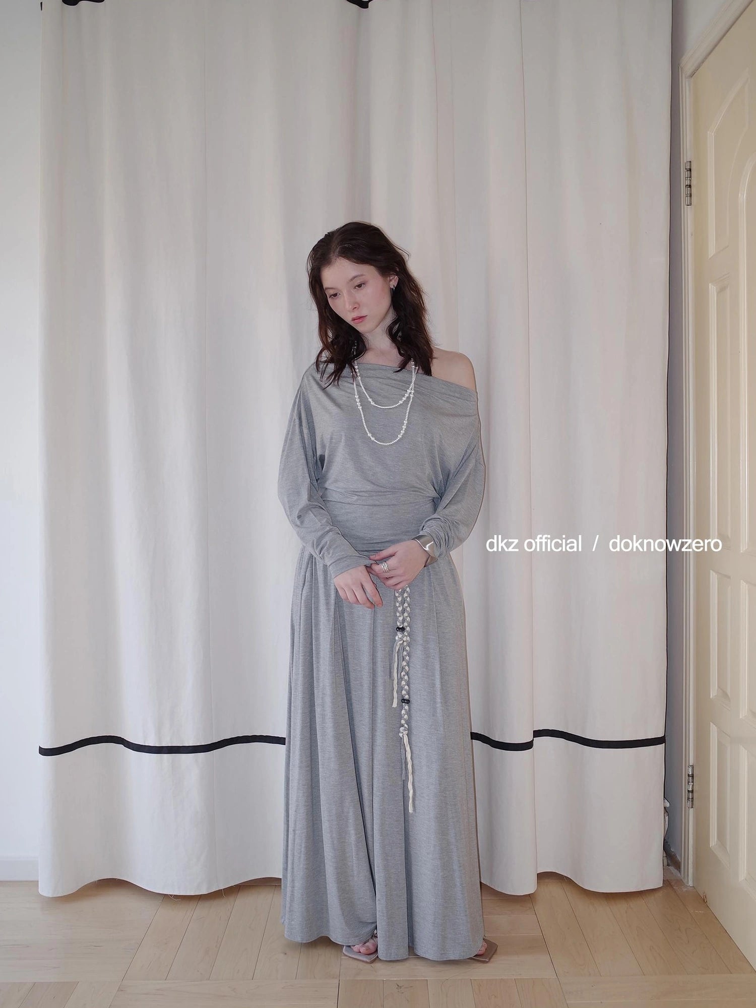DKZ OFFICIAL Gray One Shoulder Knit Sweater And Midi Dress Set
