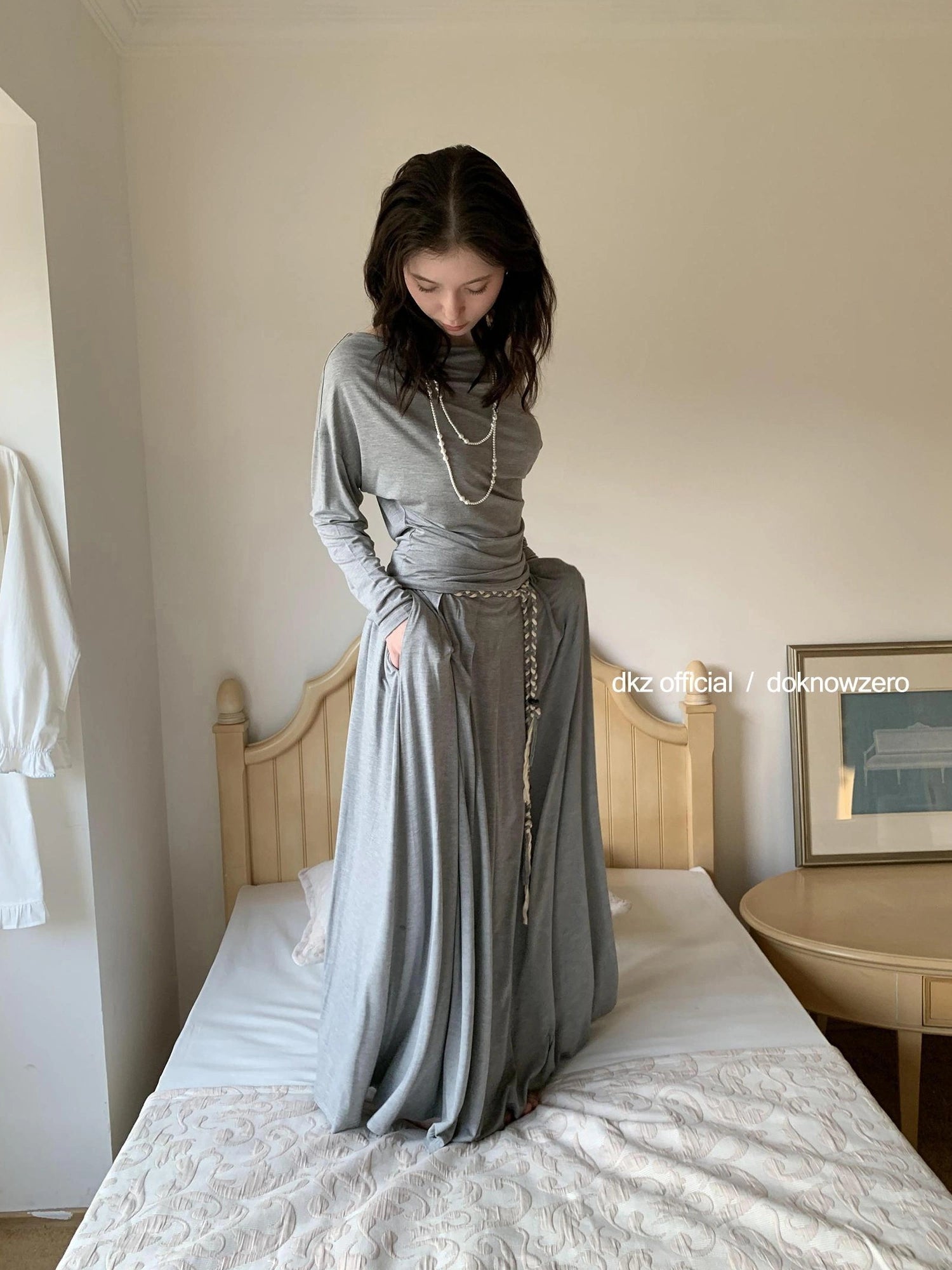 DKZ OFFICIAL Gray One Shoulder Knit Sweater And Midi Dress Set