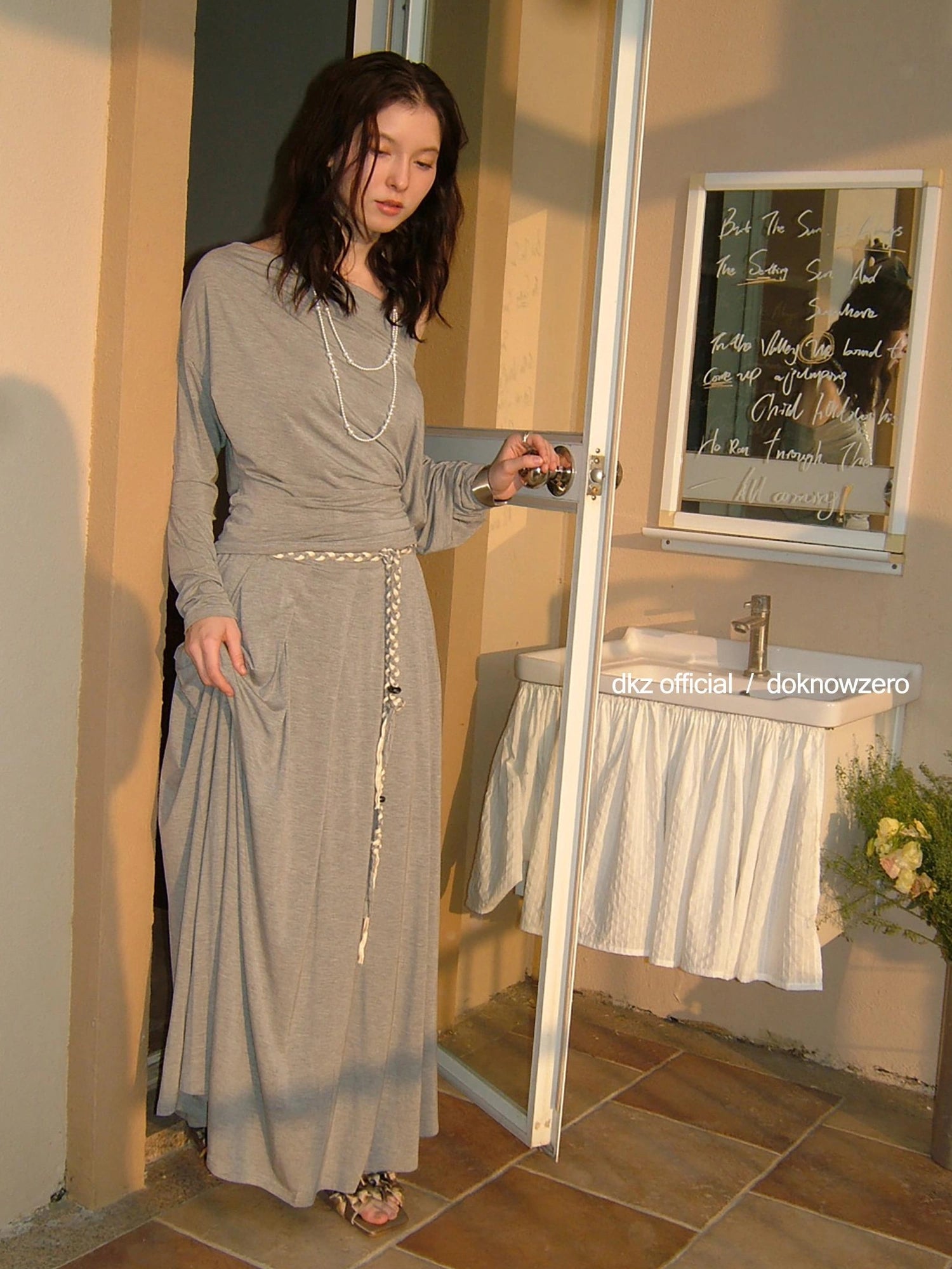 DKZ OFFICIAL Gray One Shoulder Knit Sweater And Midi Dress Set