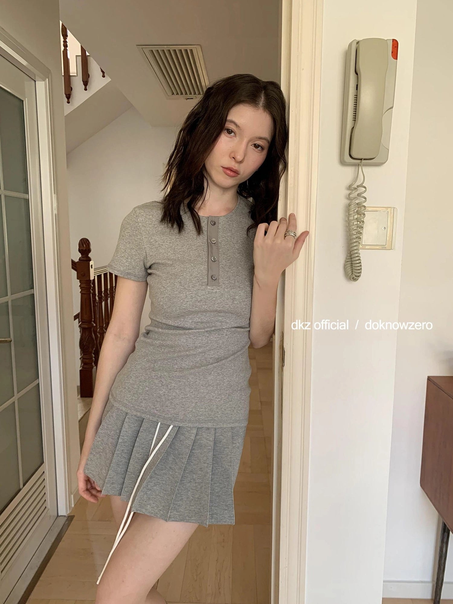 DKZ OFFICIAL Gray Pleated A Line Skirt with Contrast Color Block