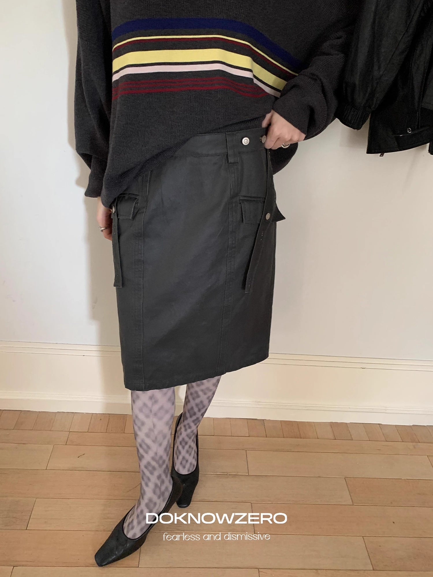 DKZ_OFFICIAL_Gray_Washed_Wax_Print_Straight_Skirt_MISSTT