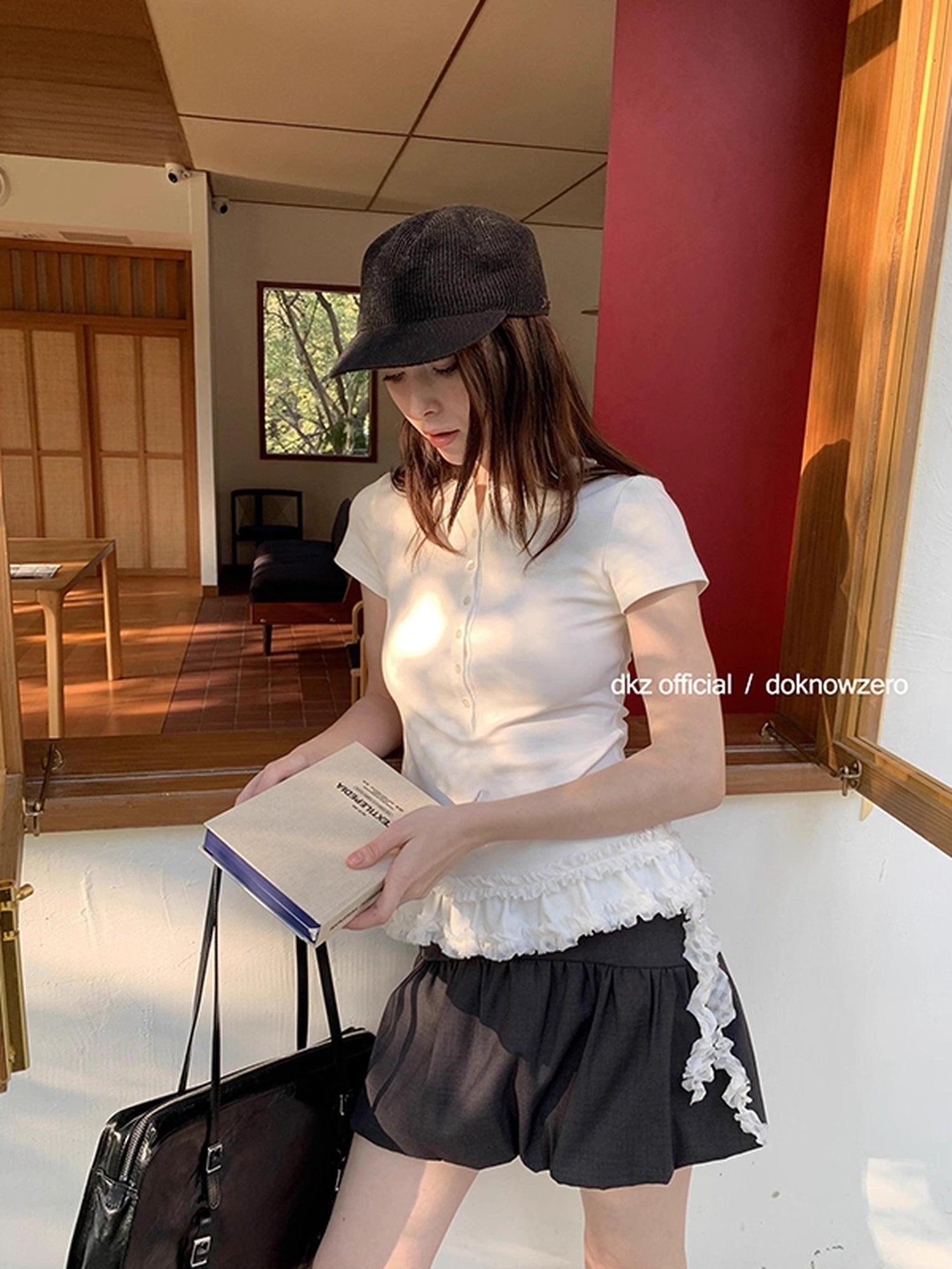 DKZ_OFFICIAL_Henry_Collar_Short_Sleeve_T-shirt_With_Hem_Ruffle_Design_MISSTT