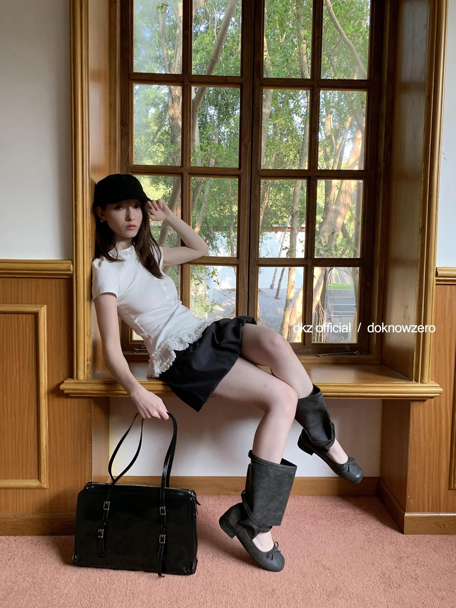 DKZ OFFICIAL Henry Collar Short Sleeve T-shirt With Hem Ruffle Design