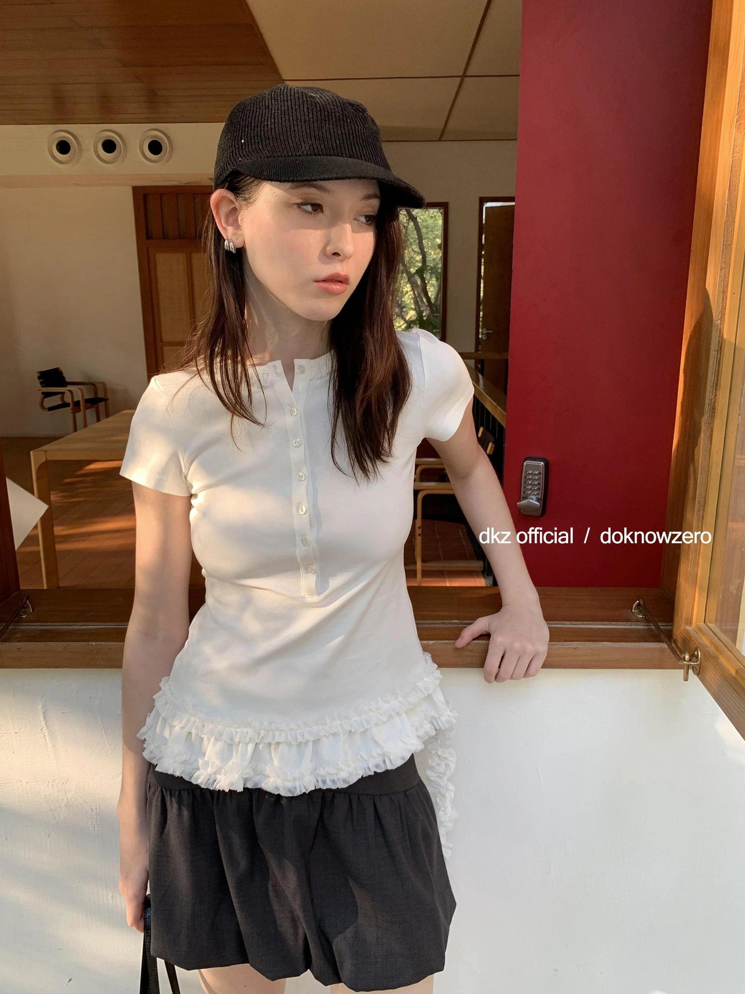 DKZ OFFICIAL Henry Collar Short Sleeve T-shirt With Hem Ruffle Design