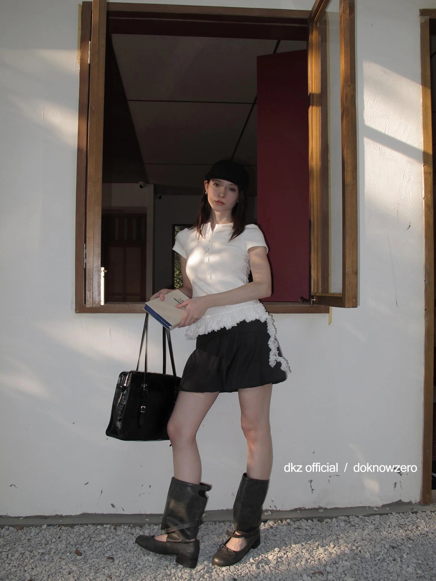 DKZ OFFICIAL Henry Collar Short Sleeve T-shirt With Hem Ruffle Design