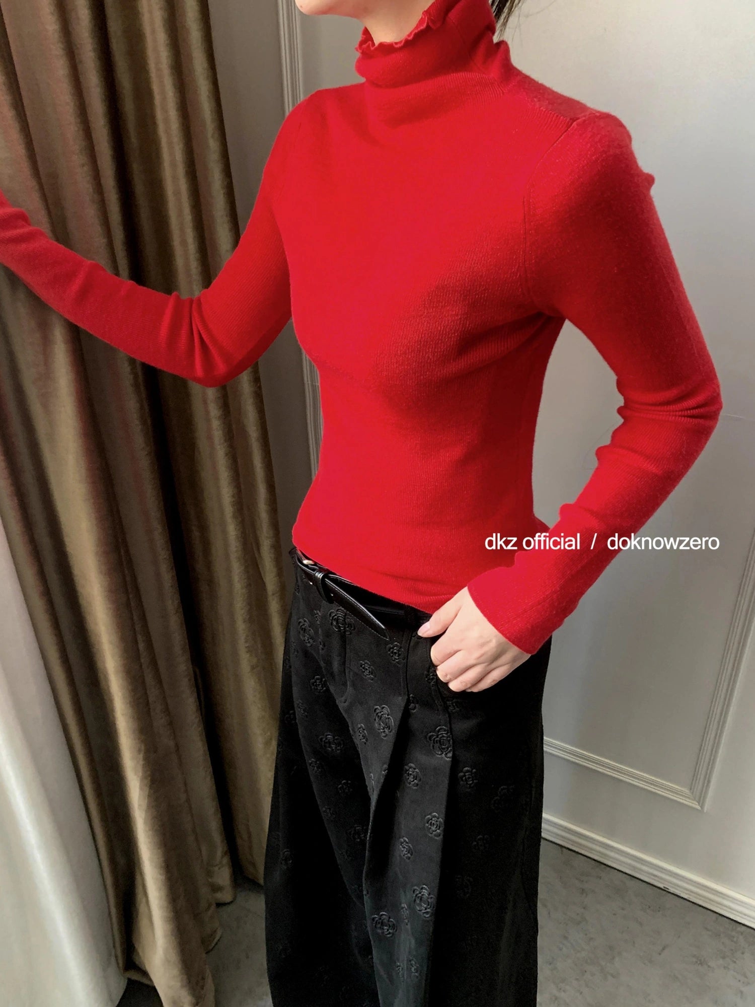 DKZ OFFICIAL High Neck Ribbed Knit Slim Fit Turtleneck Top