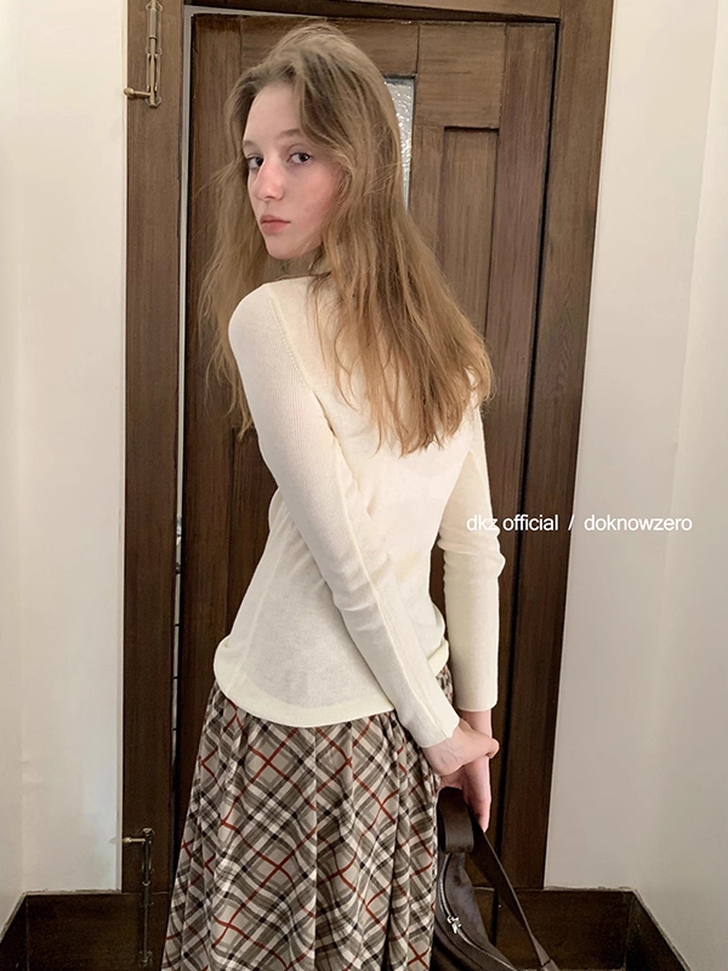 DKZ_OFFICIAL_High_Neck_Slim_Fit_Knit_Top_For_Women_MISSTT