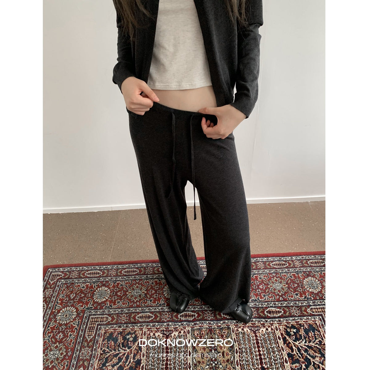 DKZ_OFFICIAL_Knitted_Button_Cardigan_Elastic_Waist_Women&
