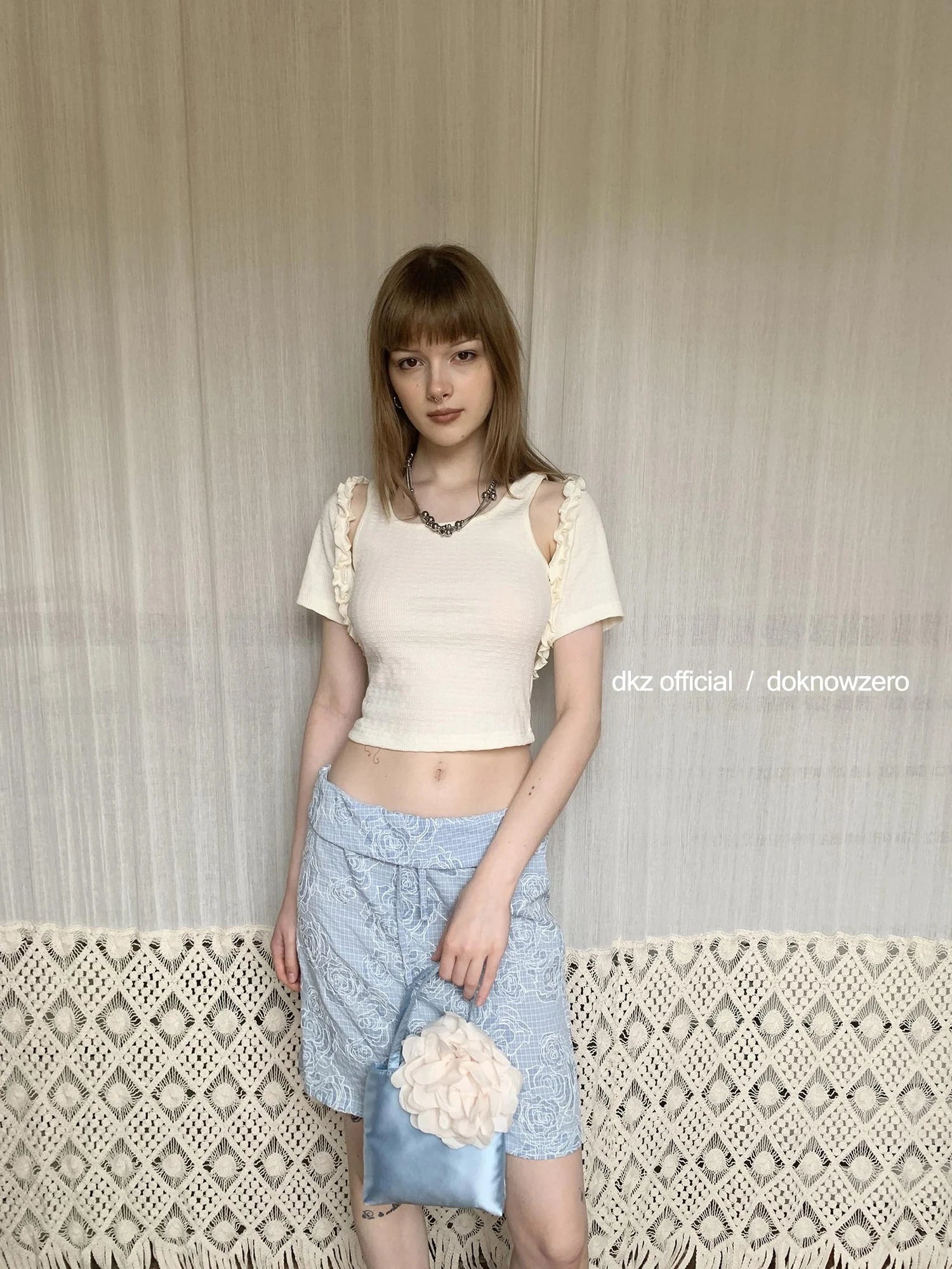 DKZ OFFICIAL Lace Trimmed Knit Camisole With Cropped Cardigan Set