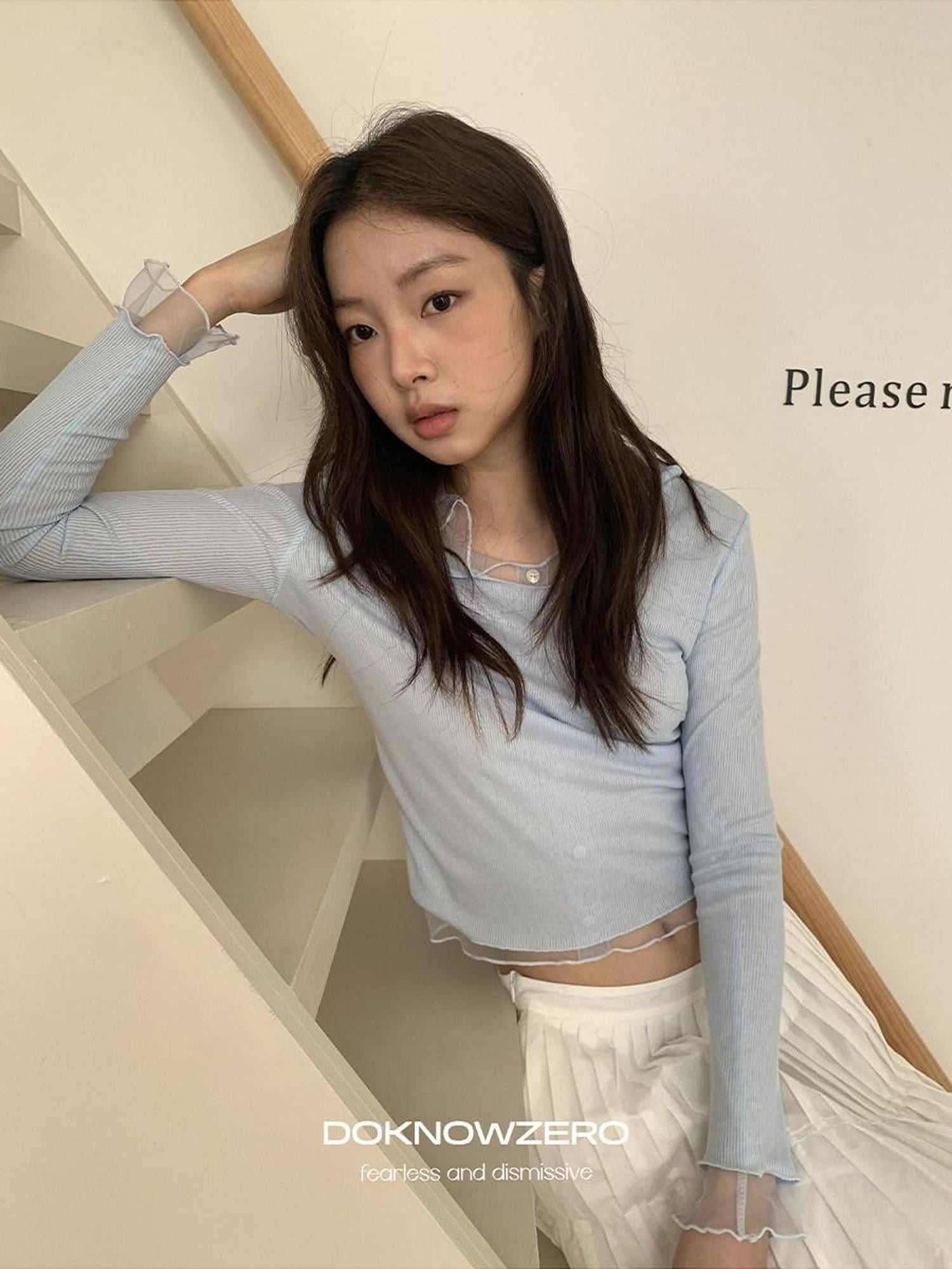 DKZ OFFICIAL Mesh V-neck Knit Hooded Two Piece Women&