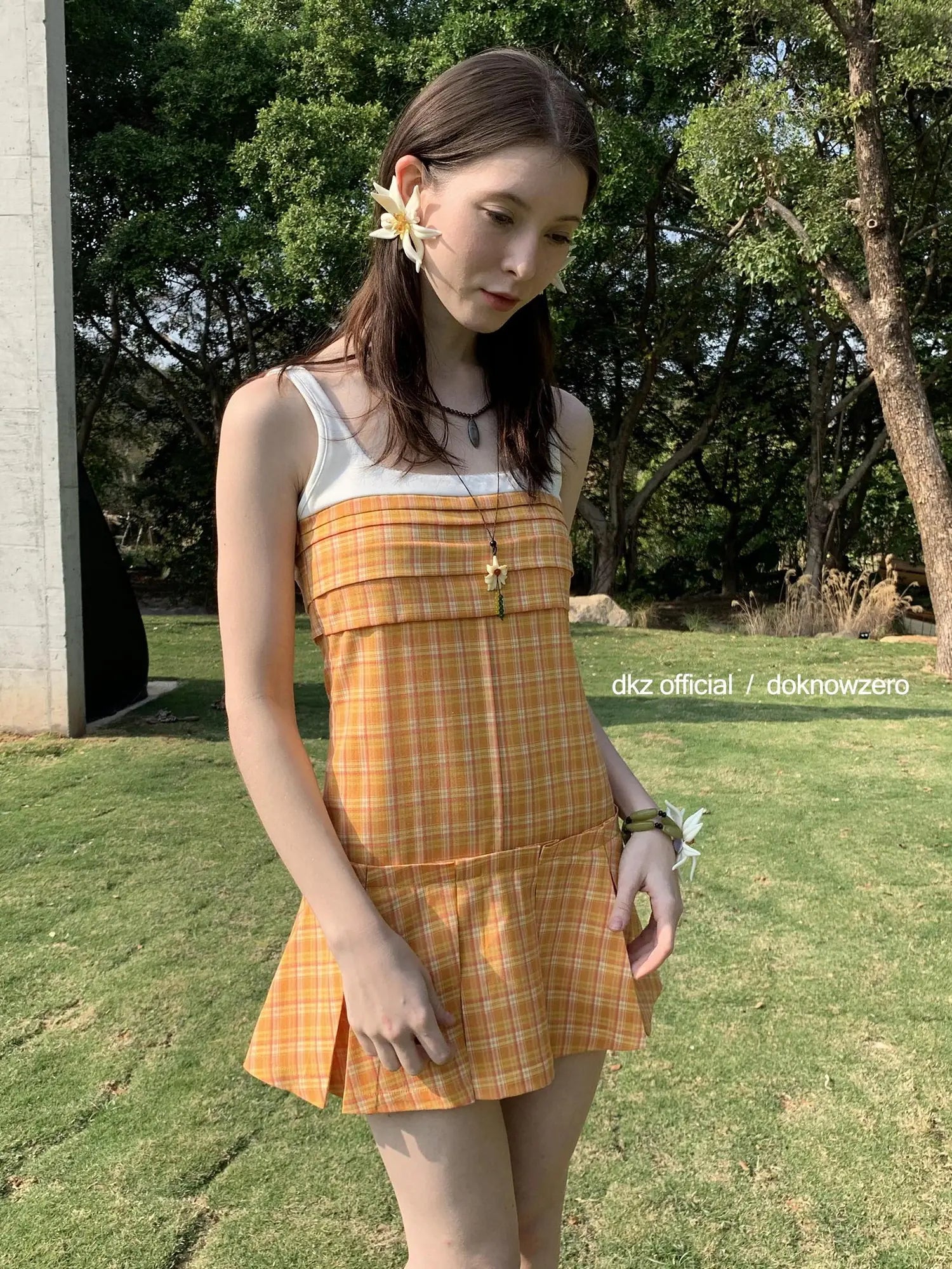 DKZ OFFICIAL Orange Plaid Strappy Midi Dress With Pleated Skirt