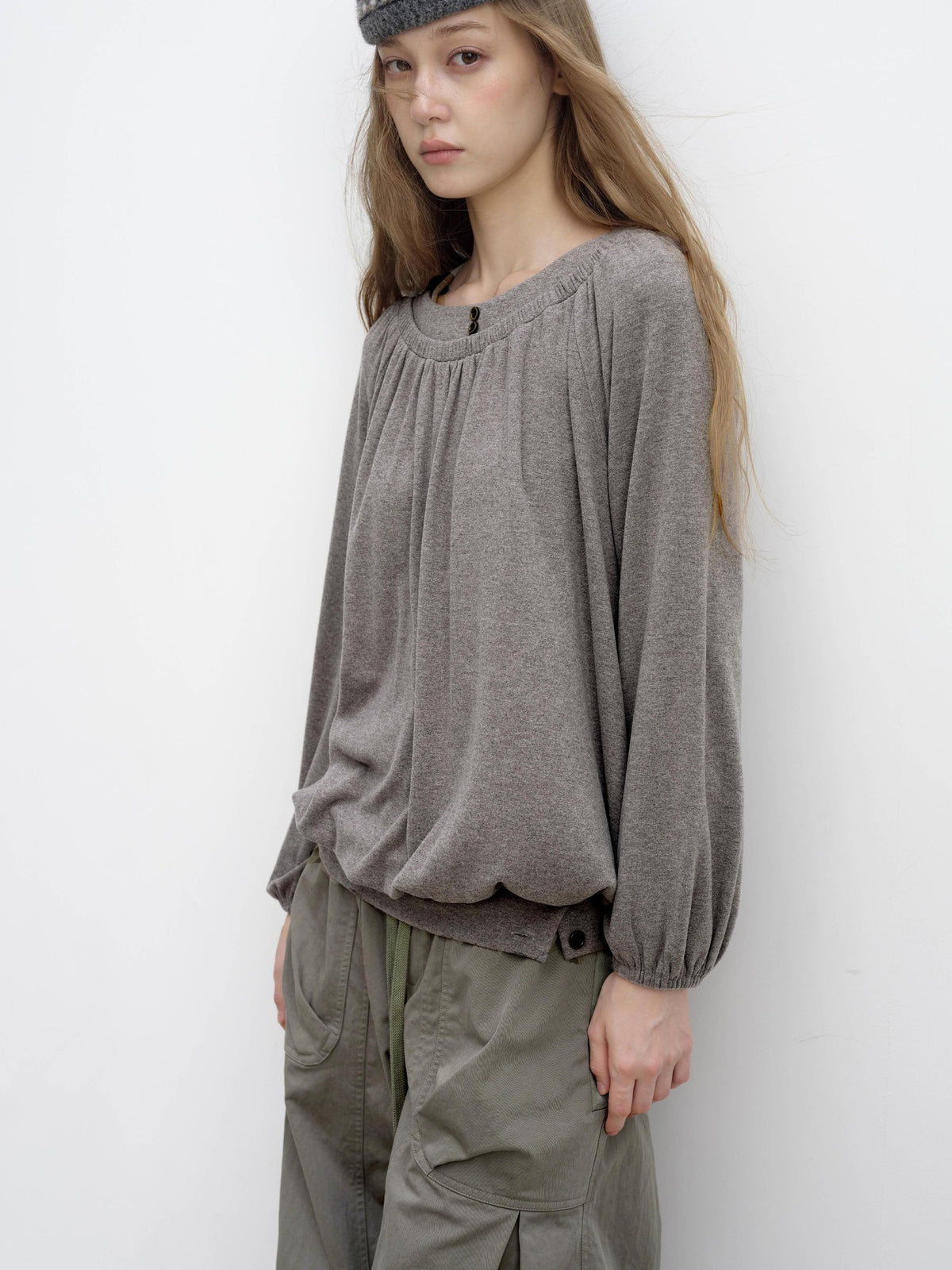 DKZ OFFICIAL Pleated Fleece Feel Round Neck Women&