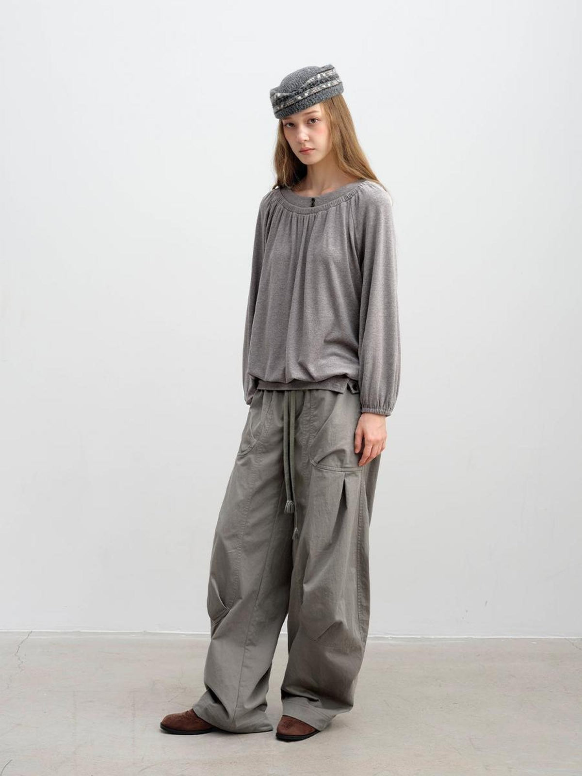 DKZ OFFICIAL Pleated Fleece Feel Round Neck Women&
