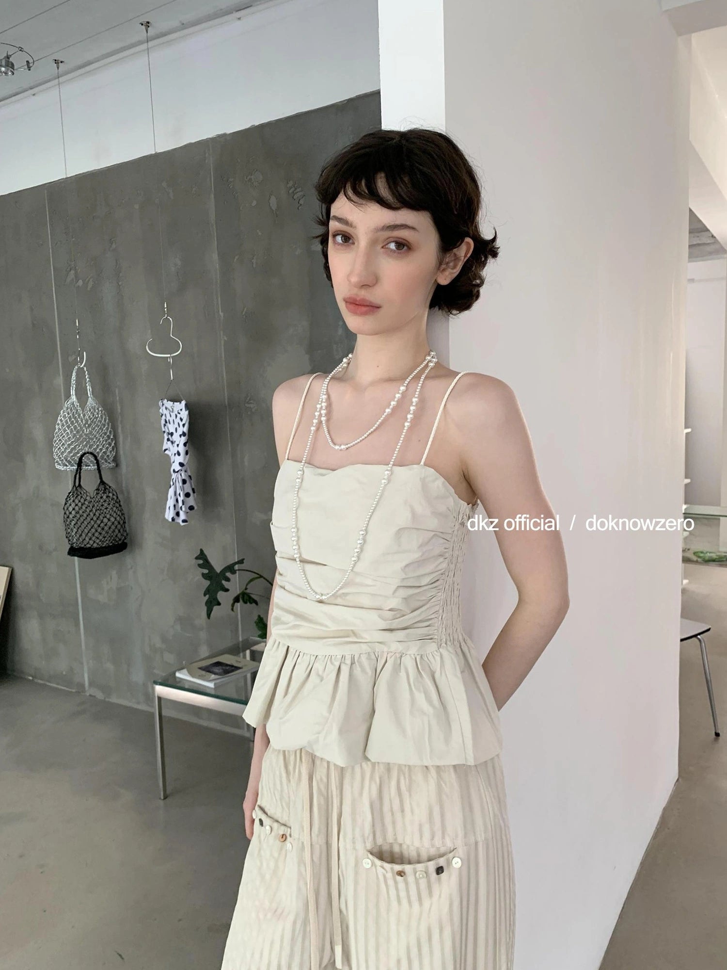 DKZ OFFICIAL Pleated Ruffle Hem Camisole Top