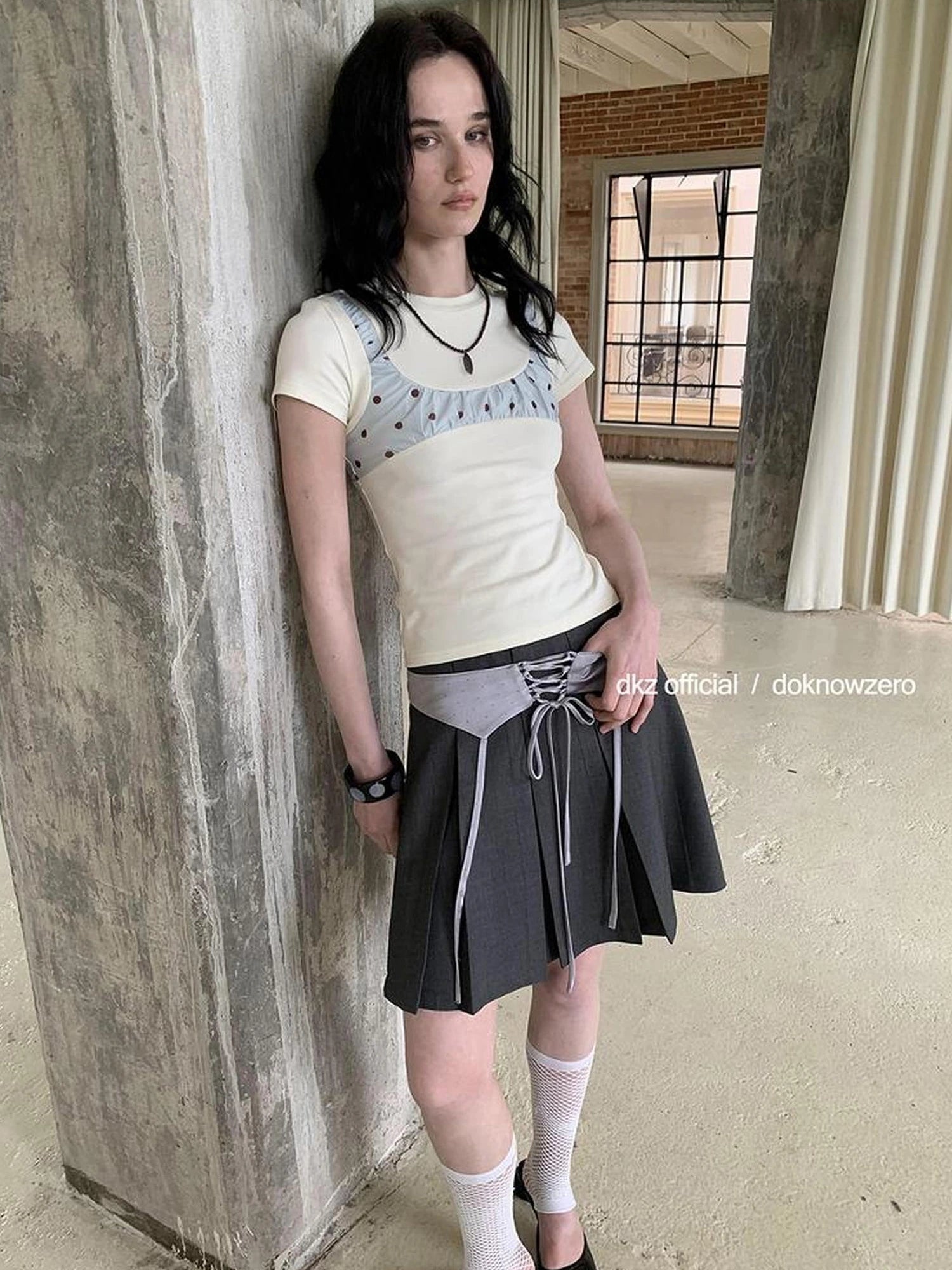 DKZ OFFICIAL Polka Dot Retro Fitted Short Sleeve T-shirt